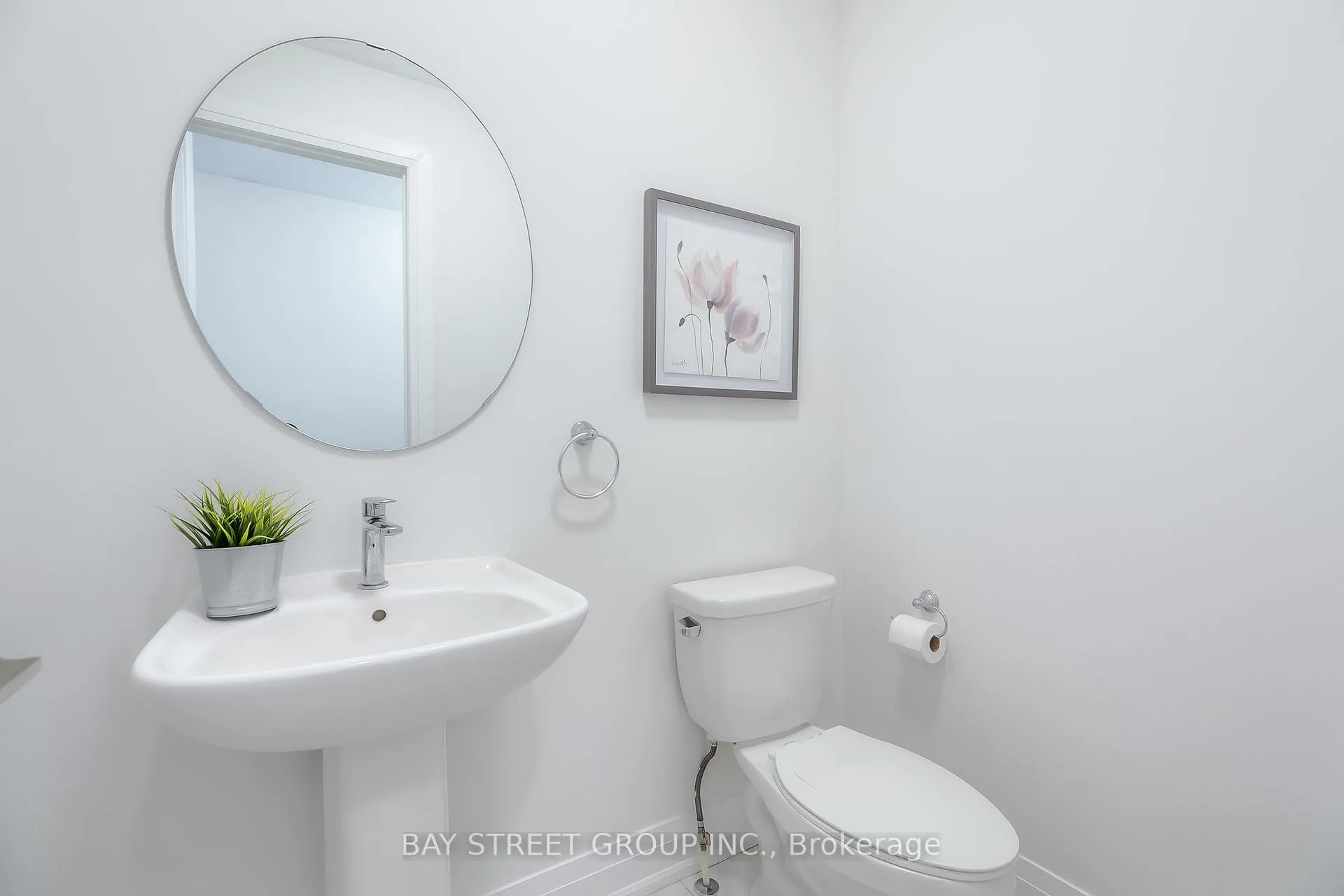 Photo 9 of 70 Salterton Circle, Vaughan, Rural Vaughan — HOMEH