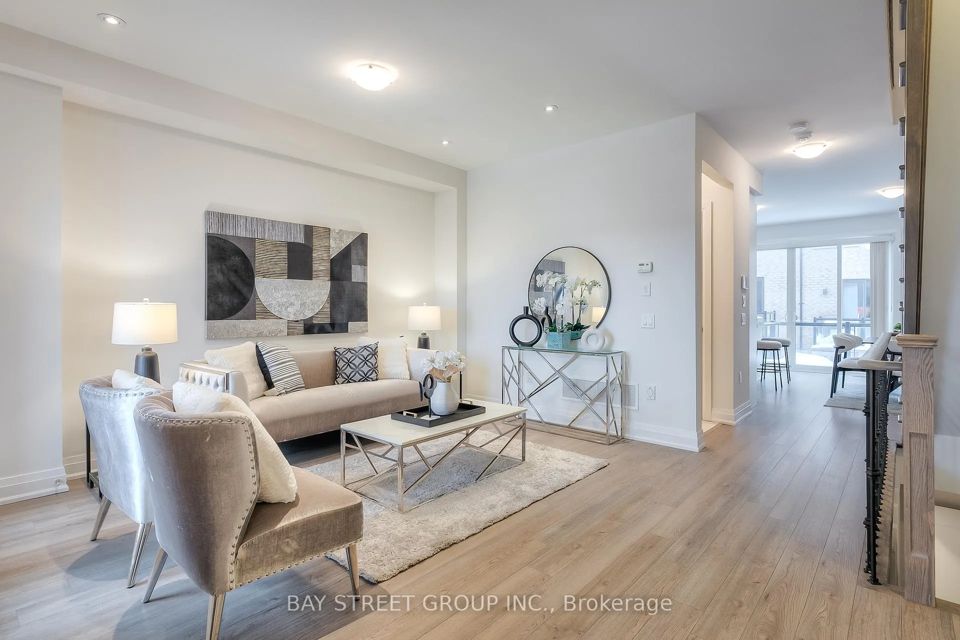 Photo 11 of 70 Salterton Circle, Vaughan, Rural Vaughan — HOMEH
