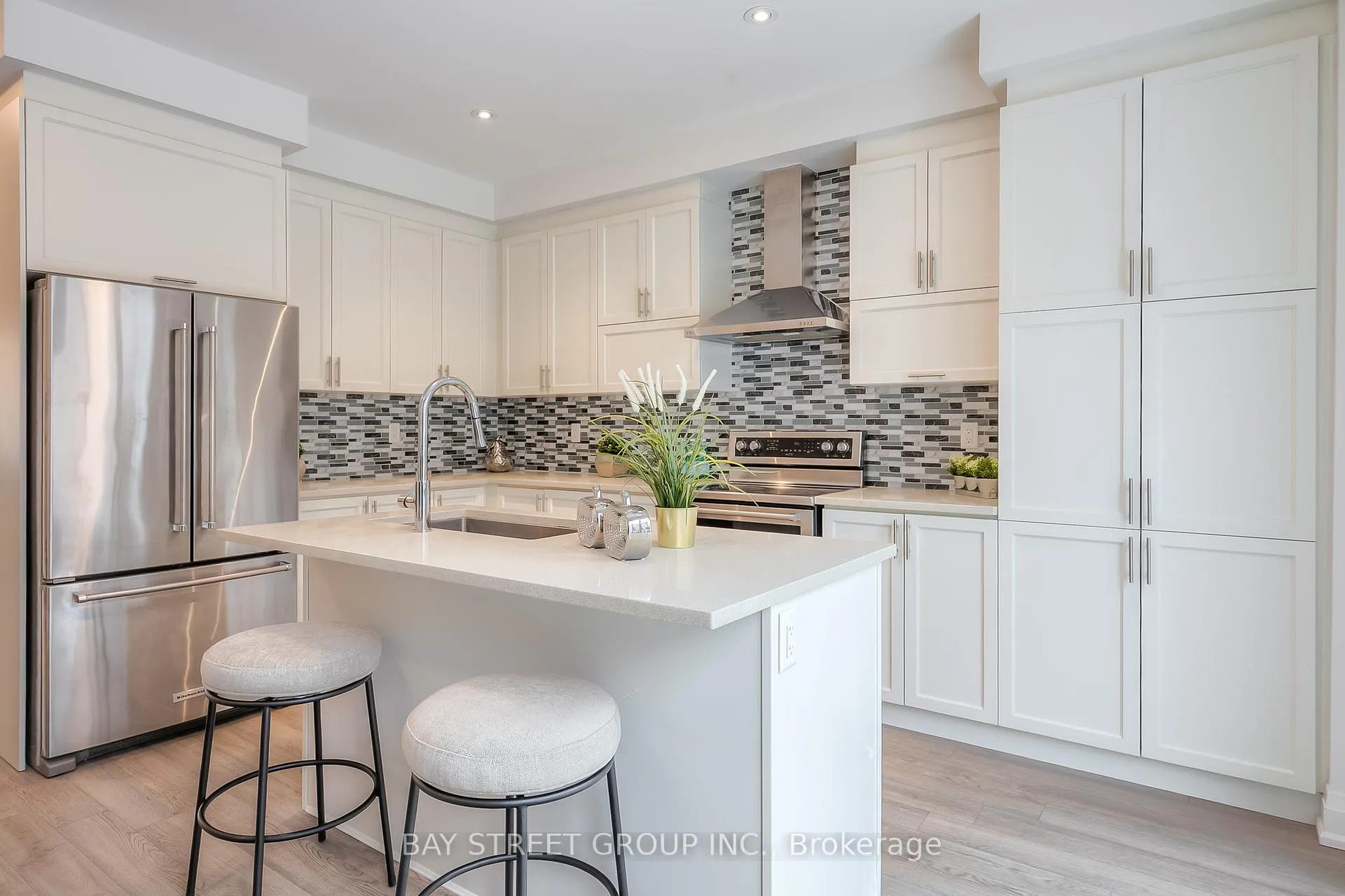Photo 18 of 70 Salterton Circle, Vaughan, Rural Vaughan — HOMEH