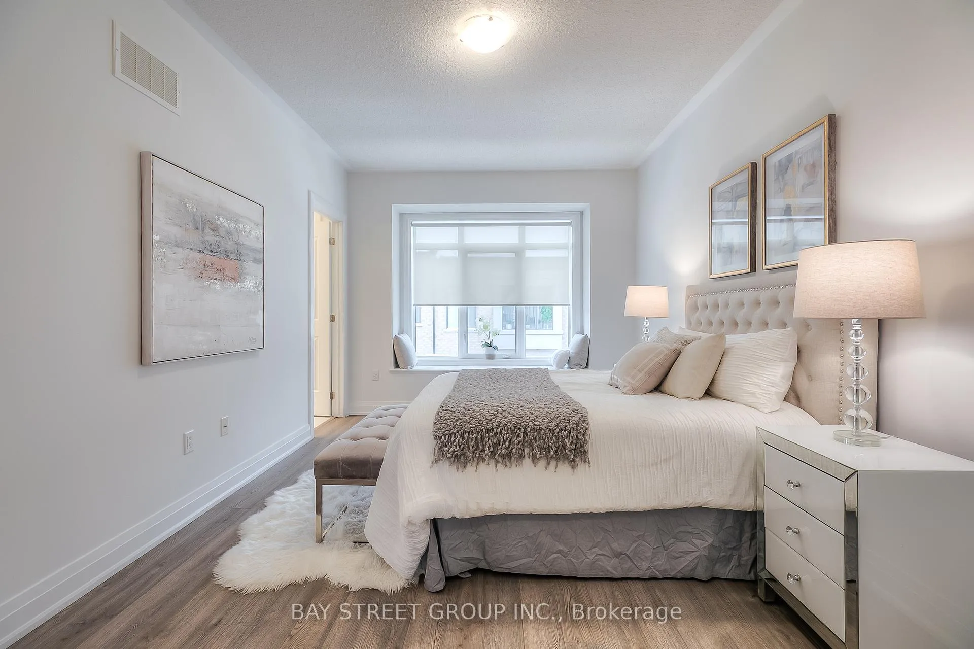 Photo 25 of 70 Salterton Circle, Vaughan, Rural Vaughan — HOMEH