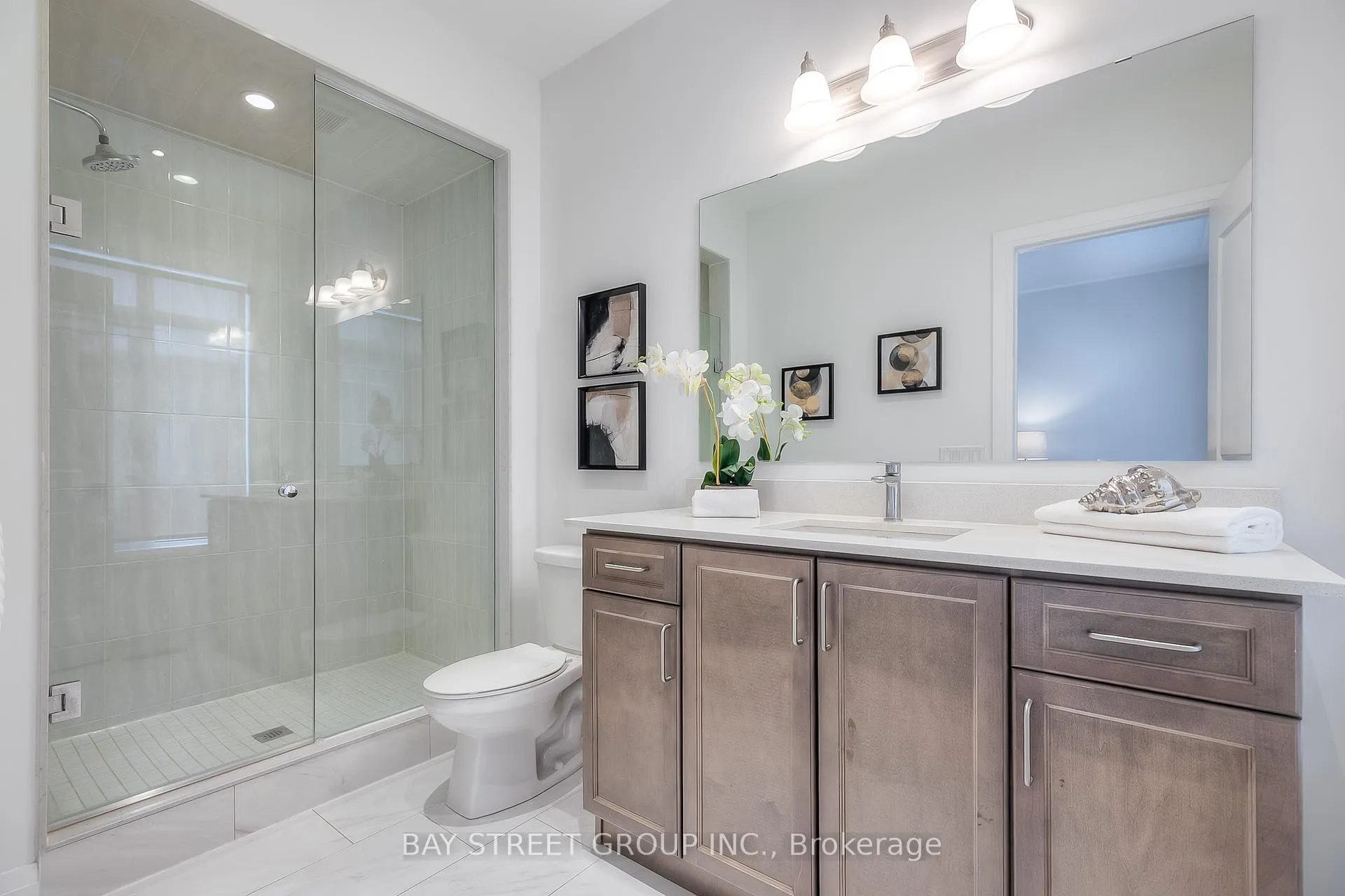 Photo 28 of 70 Salterton Circle, Vaughan, Rural Vaughan — HOMEH