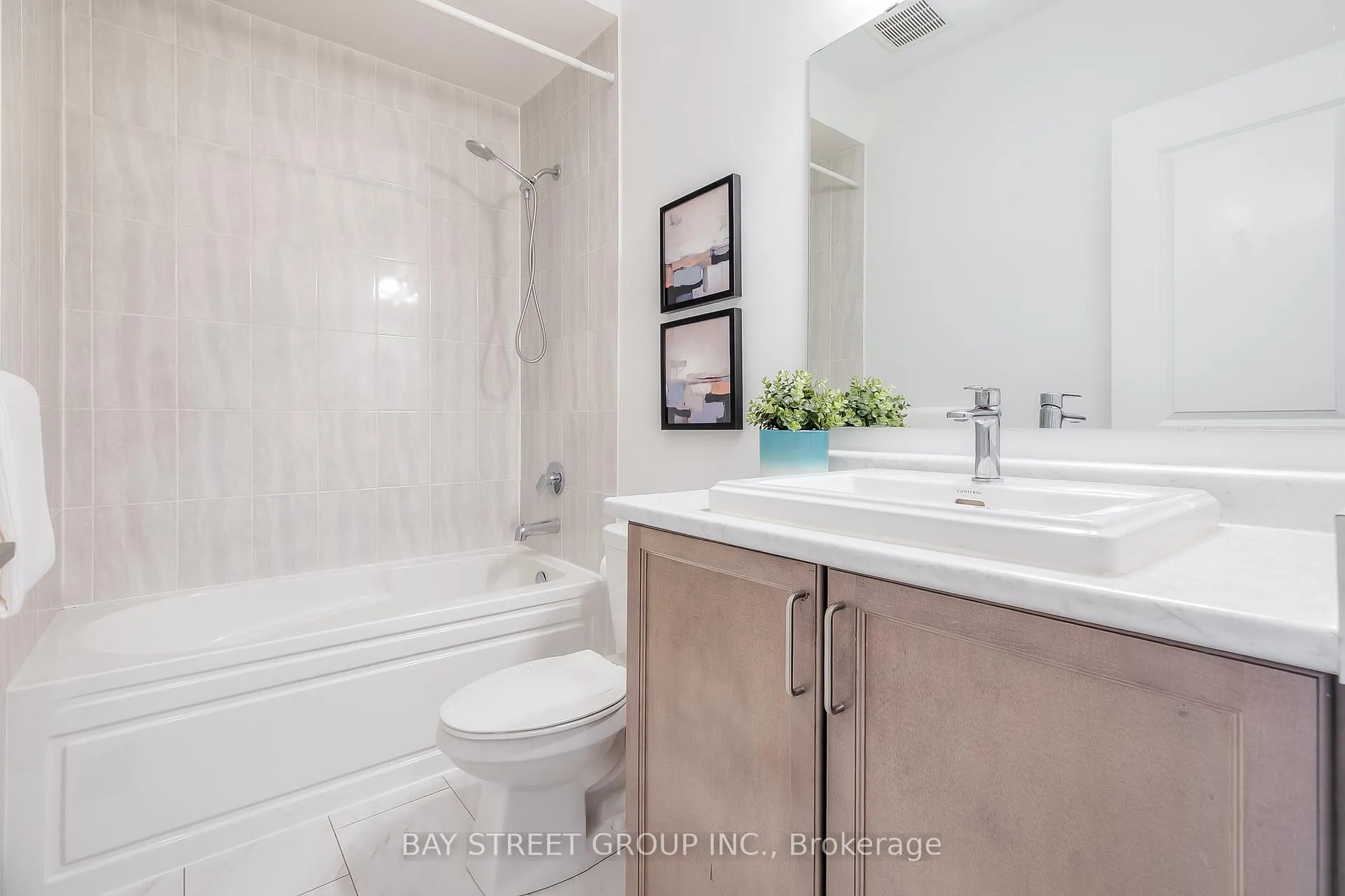 Photo 32 of 70 Salterton Circle, Vaughan, Rural Vaughan — HOMEH