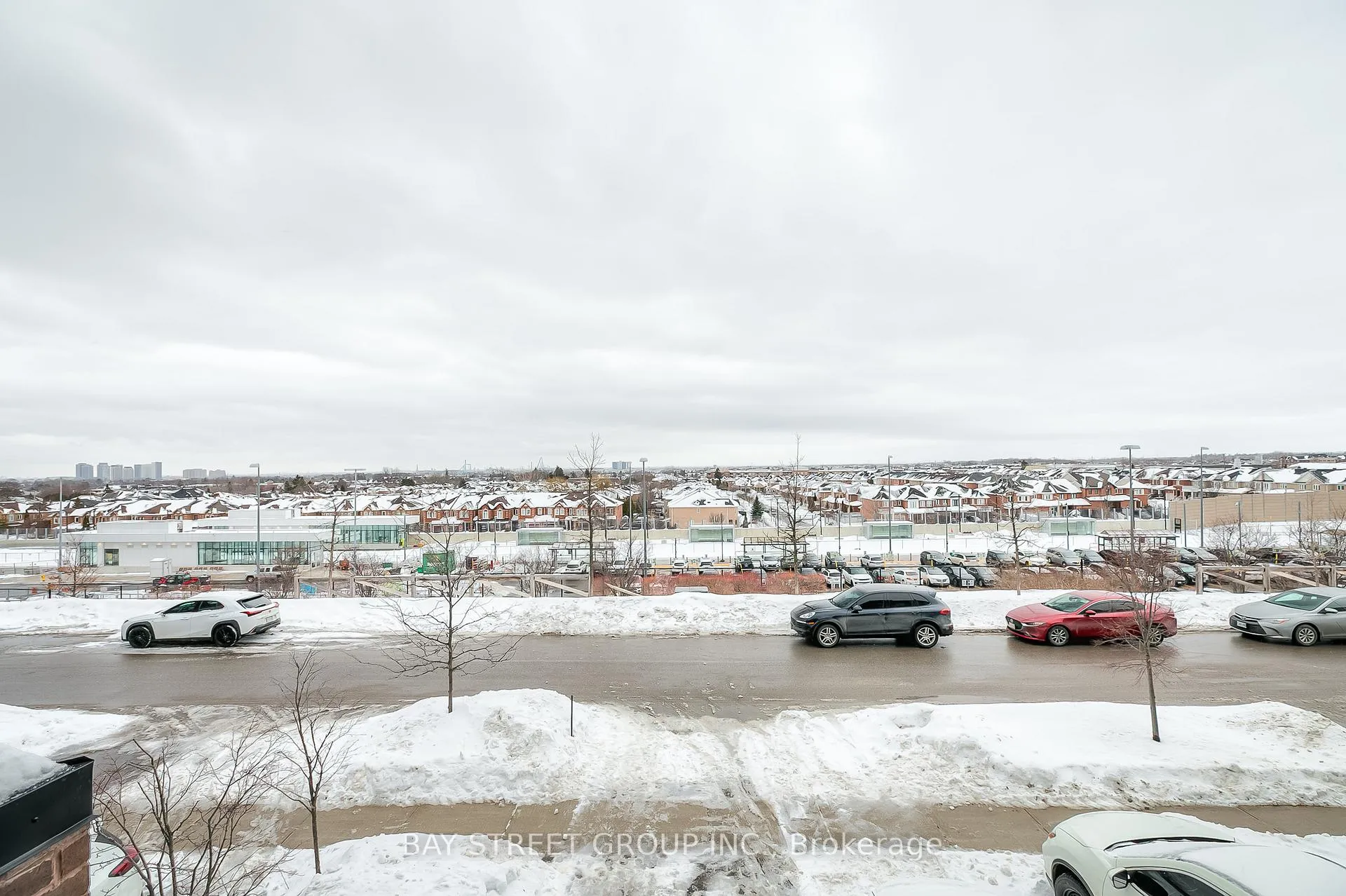 Photo 38 of 70 Salterton Circle, Vaughan, Rural Vaughan — HOMEH