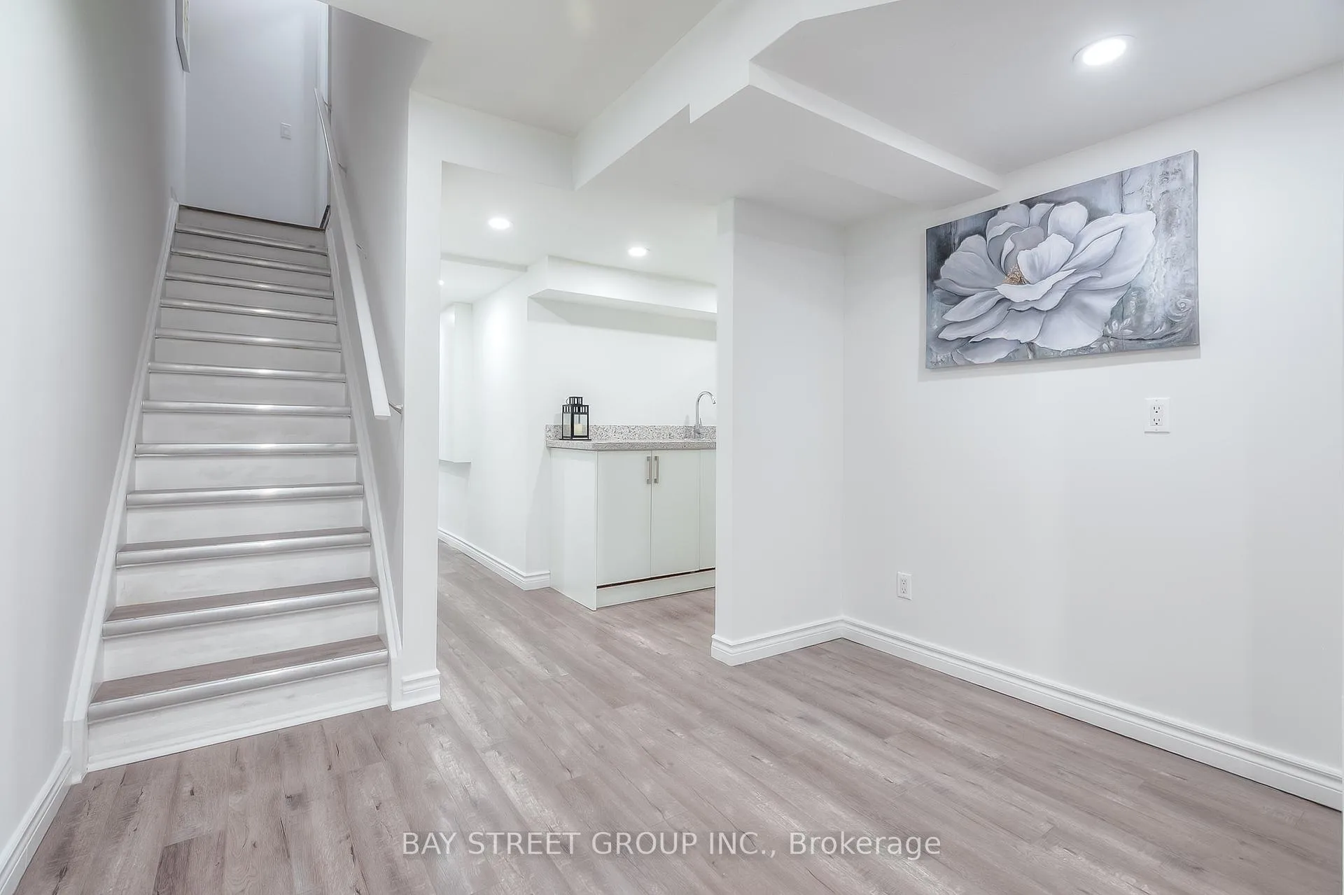 Photo 42 of 70 Salterton Circle, Vaughan, Rural Vaughan — HOMEH