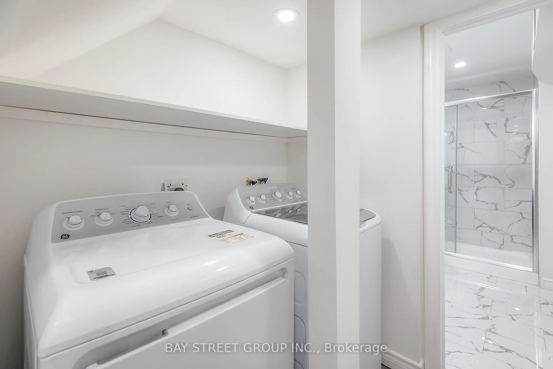 Photo 45 of 70 Salterton Circle, Vaughan, Rural Vaughan — HOMEH