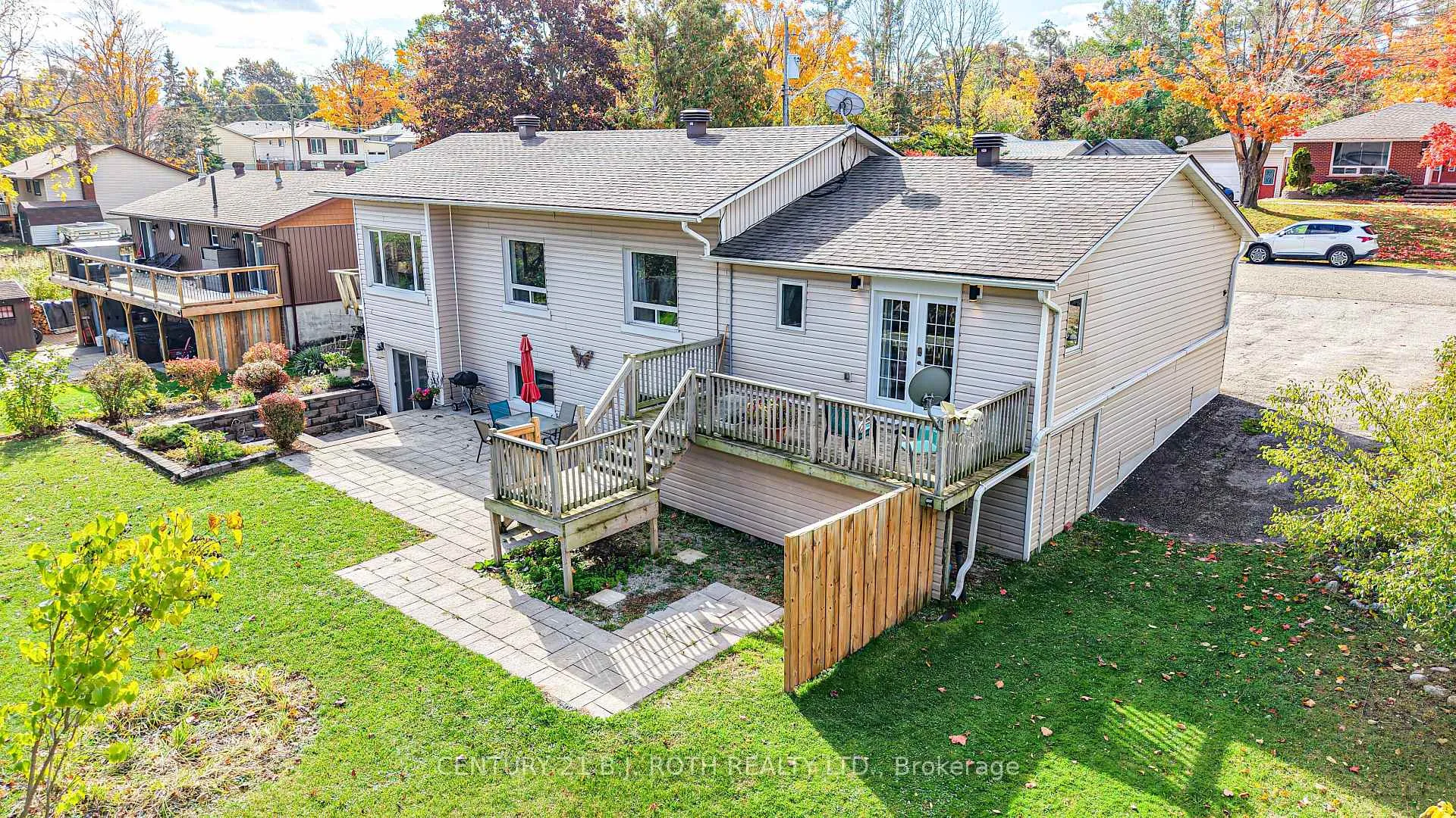 Photo 6 of 16 First Street, Orillia — HOMEH