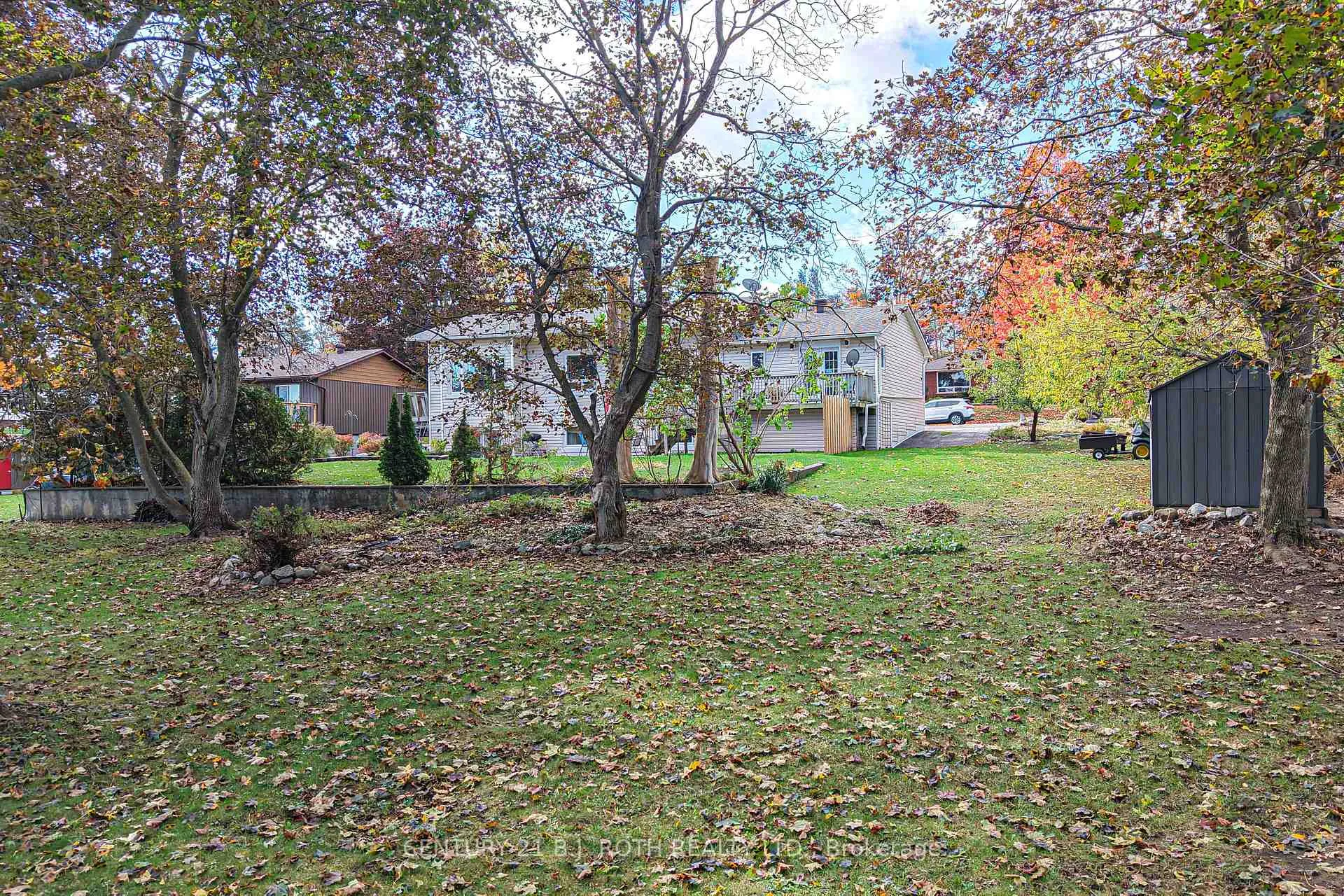 Photo 8 of 16 First Street, Orillia — HOMEH