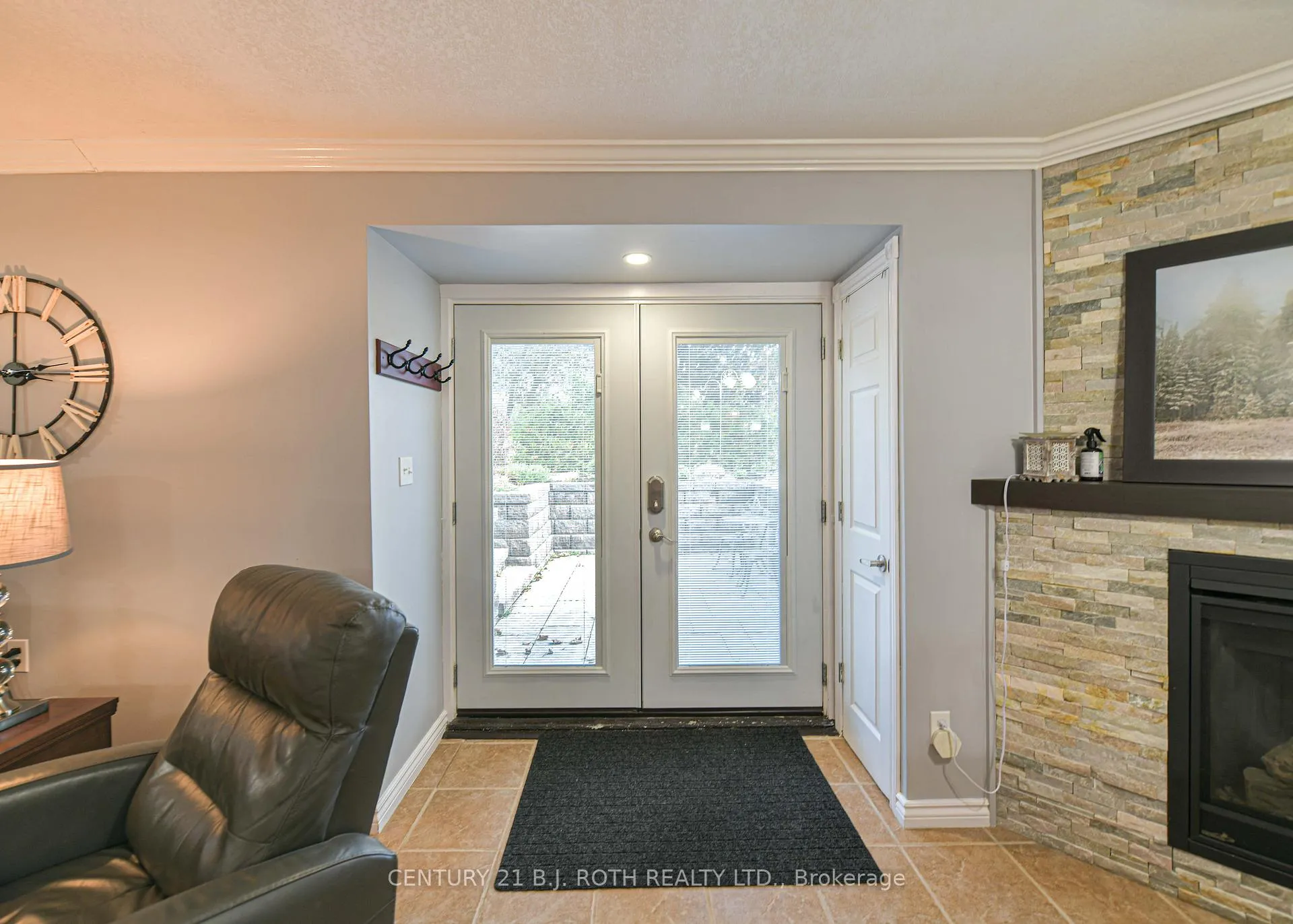 Photo 40 of 16 First Street, Orillia — HOMEH
