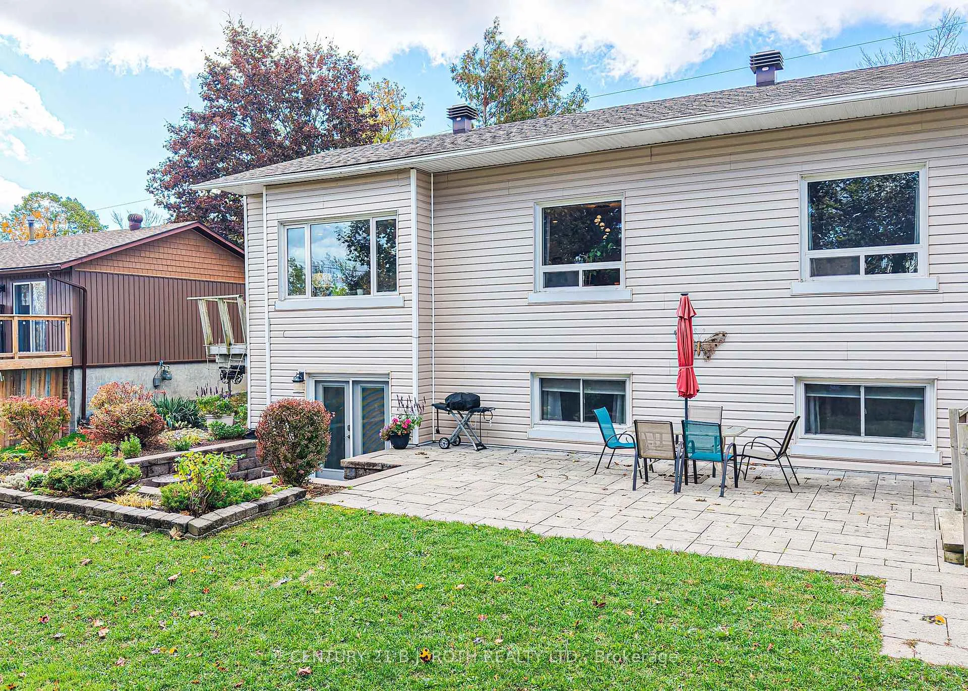 Photo 48 of 16 First Street, Orillia — HOMEH