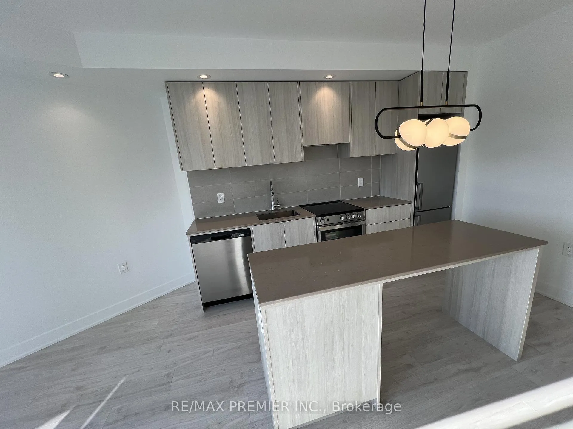 Photo 8 of Unit 509, 2088 James Street, Burlington, Brant — HOMEH