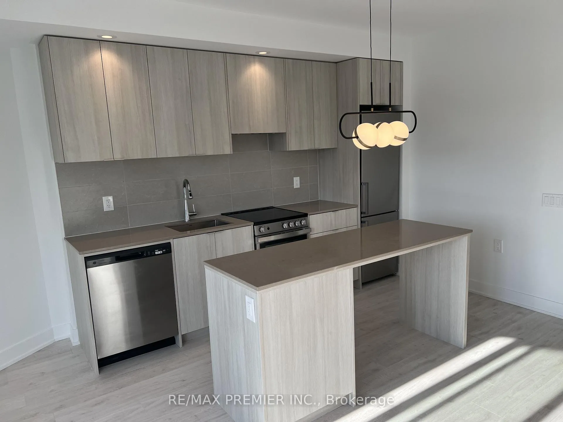 Photo 9 of Unit 509, 2088 James Street, Burlington, Brant — HOMEH