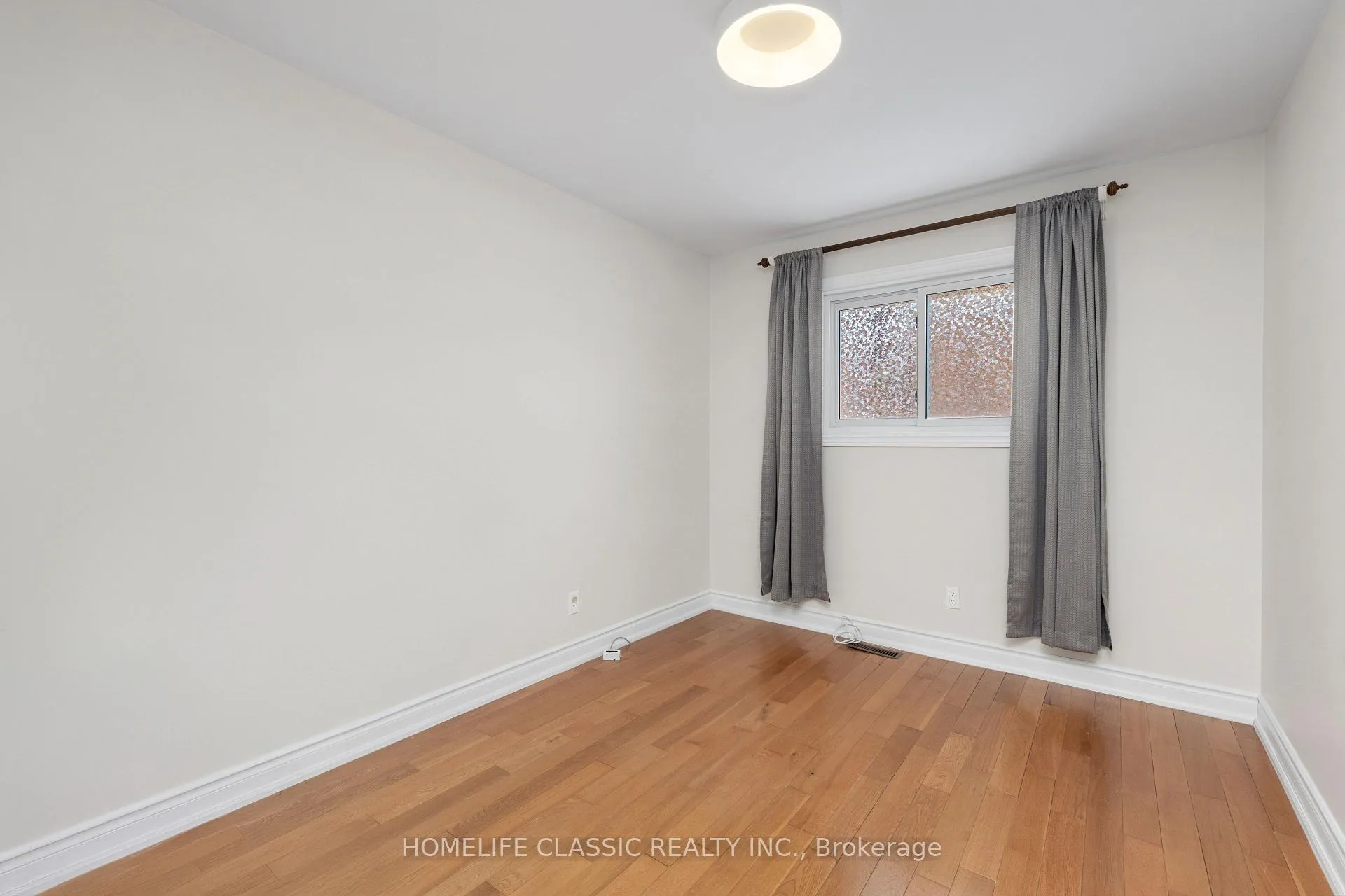 Photo 13 of 521 Sundown Crescent, Pickering, Woodlands — HOMEH
