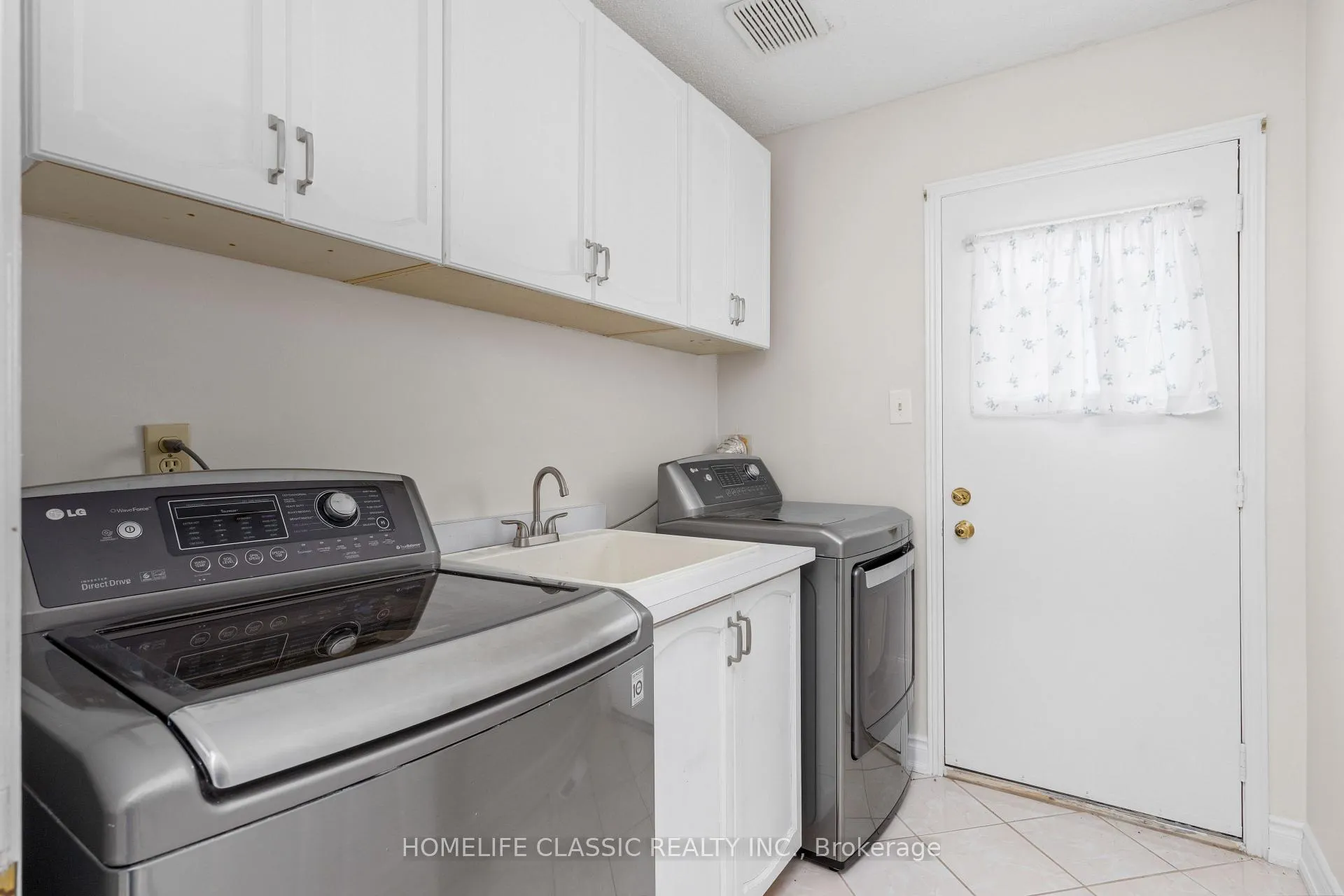 Photo 15 of 521 Sundown Crescent, Pickering, Woodlands — HOMEH