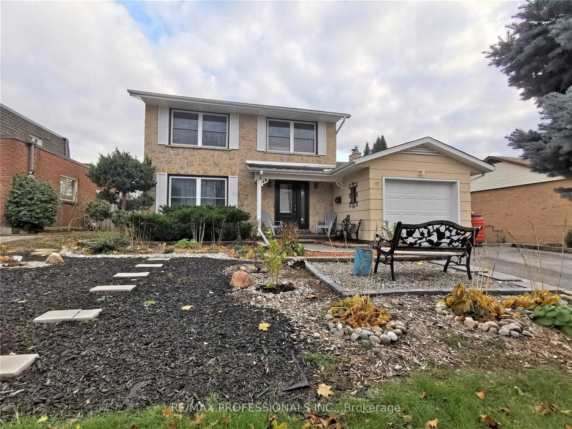 Front of Unit Lower, 77 Roseneath Crescent