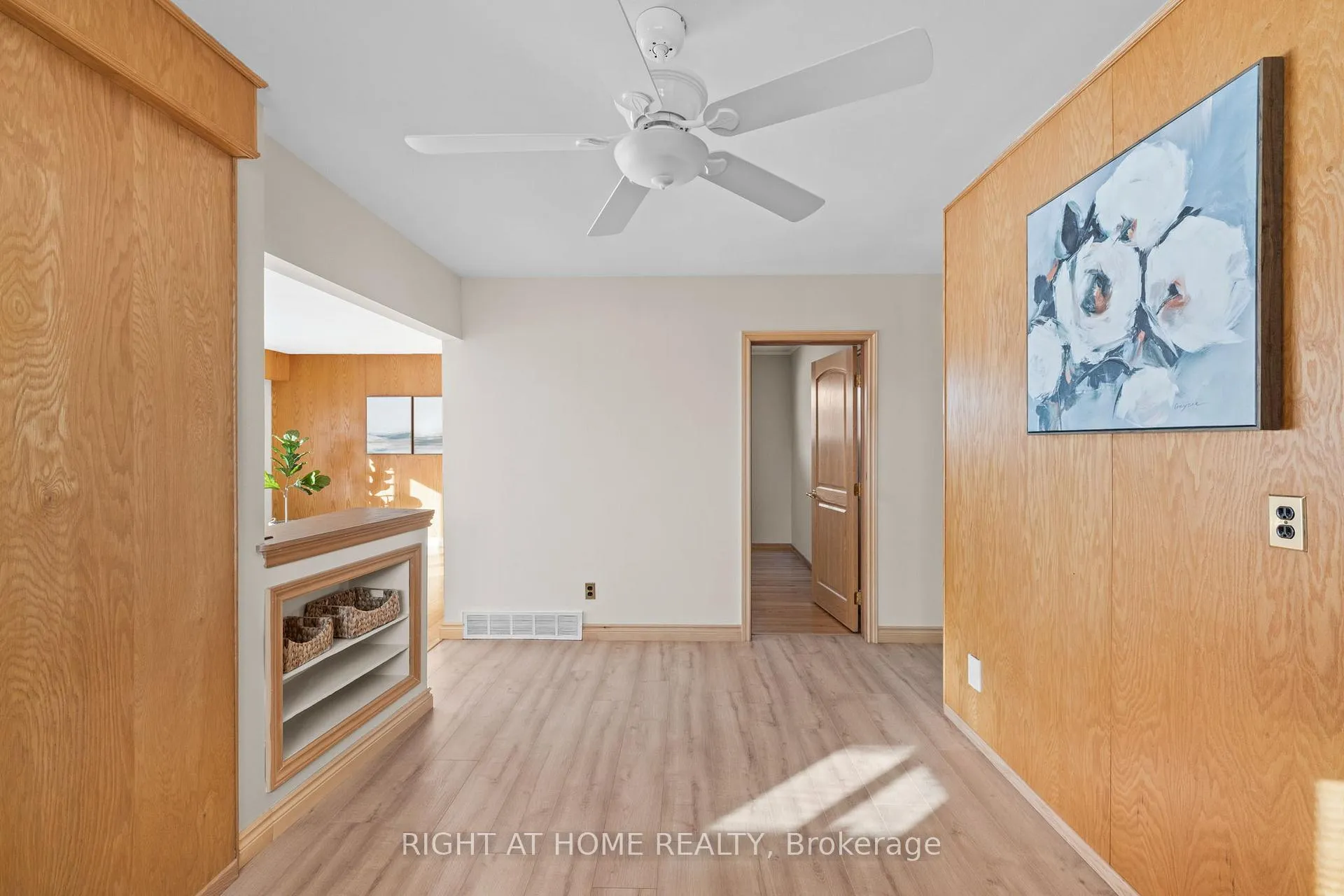 Photo 10 of 757 Dickens Avenue, Ottawa, Elmvale Acres — HOMEH