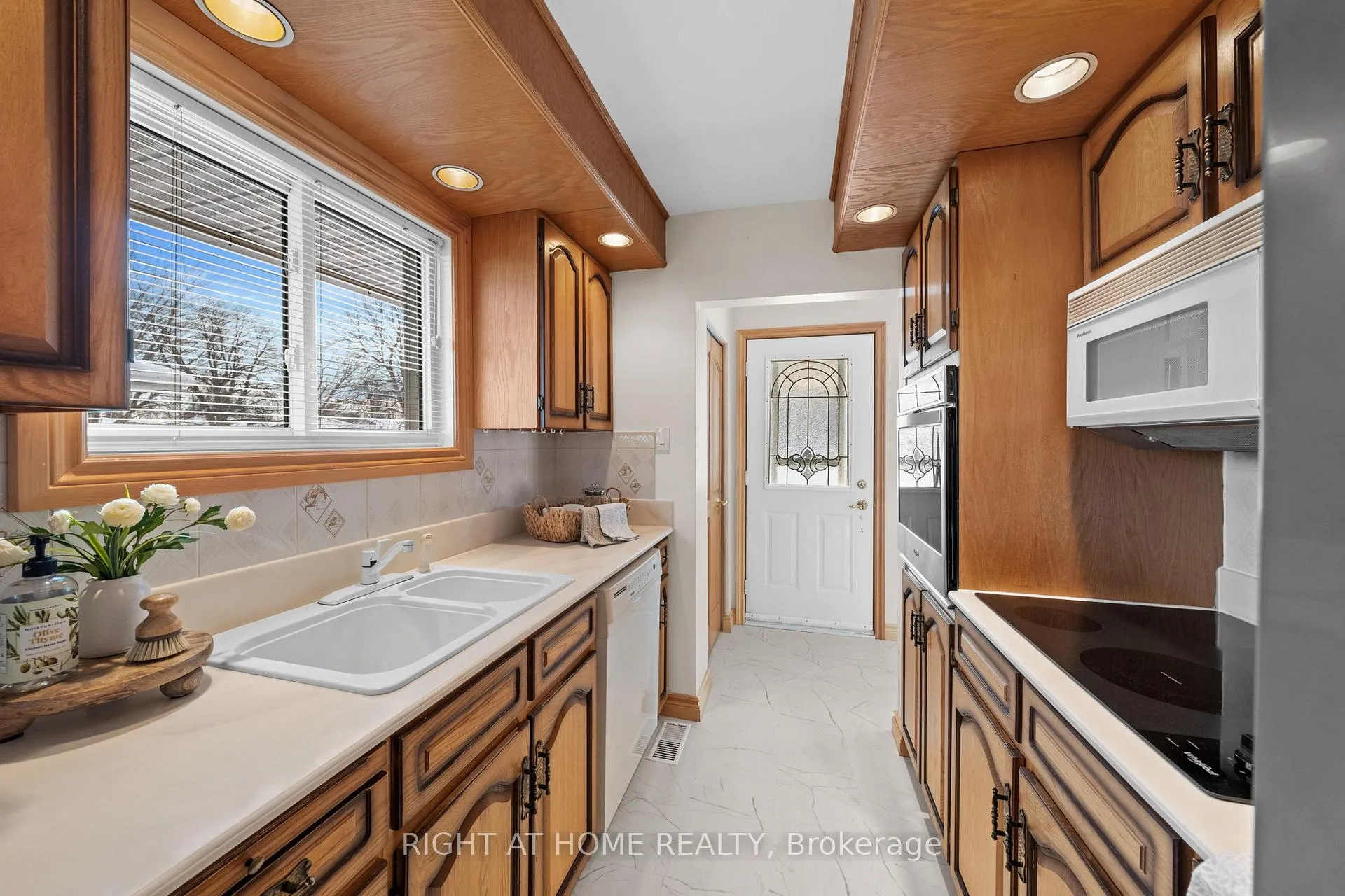 Photo 12 of 757 Dickens Avenue, Ottawa, Elmvale Acres — HOMEH