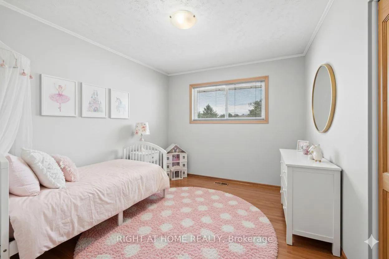 Photo 26 of 757 Dickens Avenue, Ottawa, Elmvale Acres — HOMEH