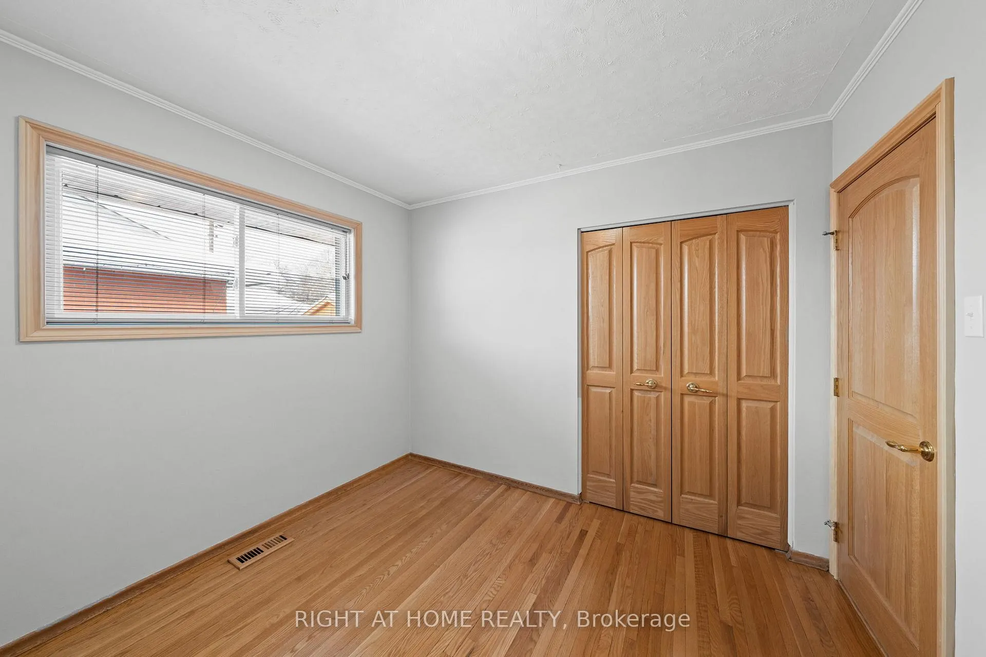 Photo 30 of 757 Dickens Avenue, Ottawa, Elmvale Acres — HOMEH