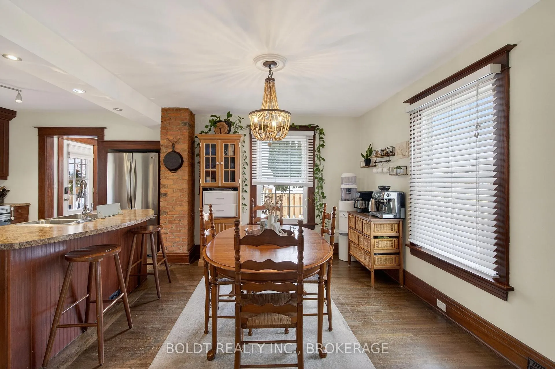 Photo 11 of 17 Taylor Avenue, St. Catharines, Downtown — HOMEH