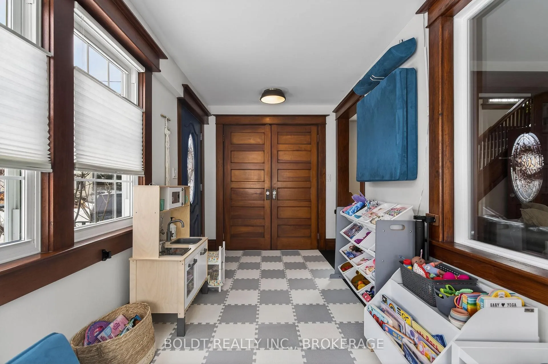 Photo 19 of 17 Taylor Avenue, St. Catharines, Downtown — HOMEH