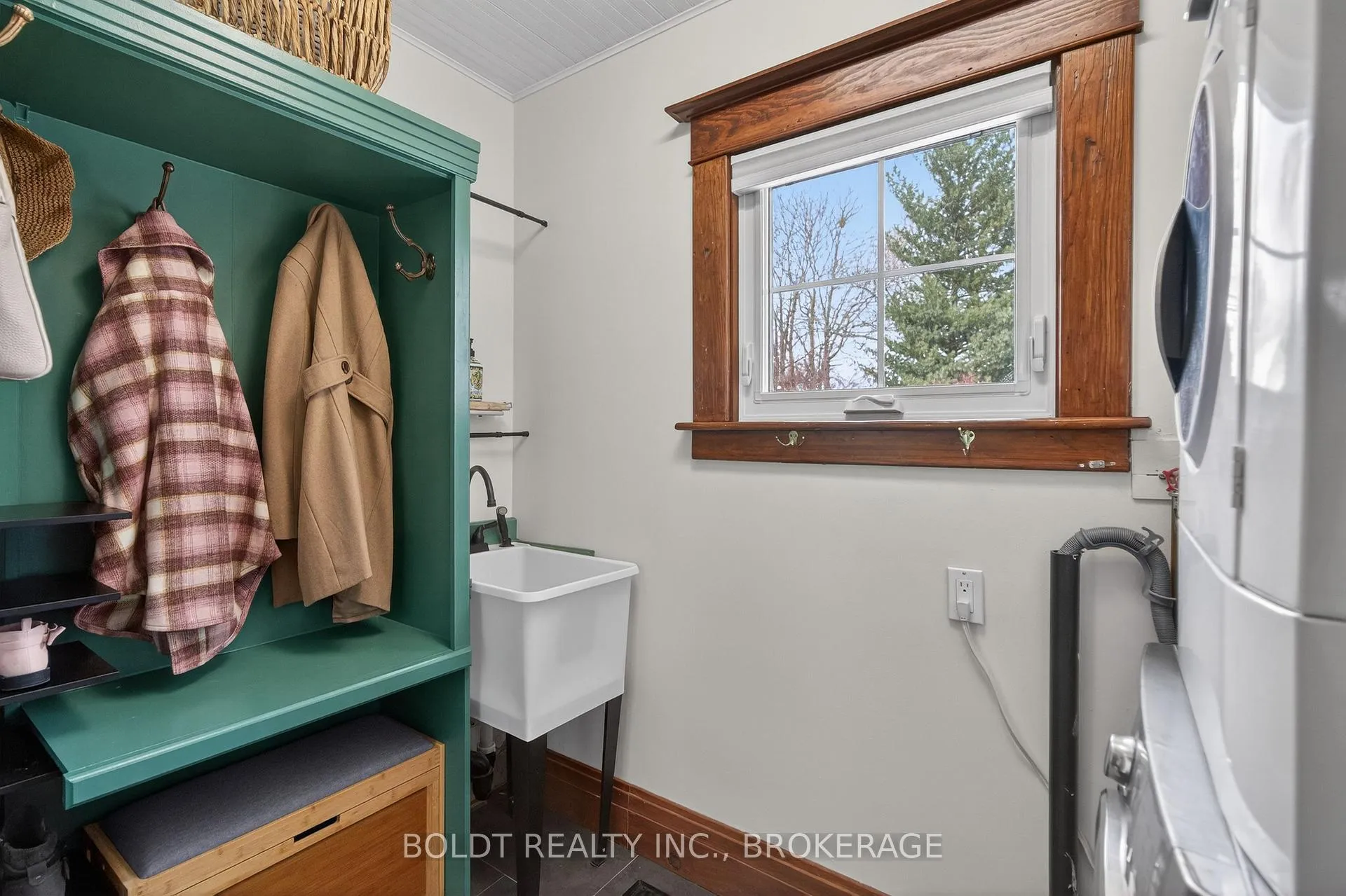 Photo 24 of 17 Taylor Avenue, St. Catharines, Downtown — HOMEH