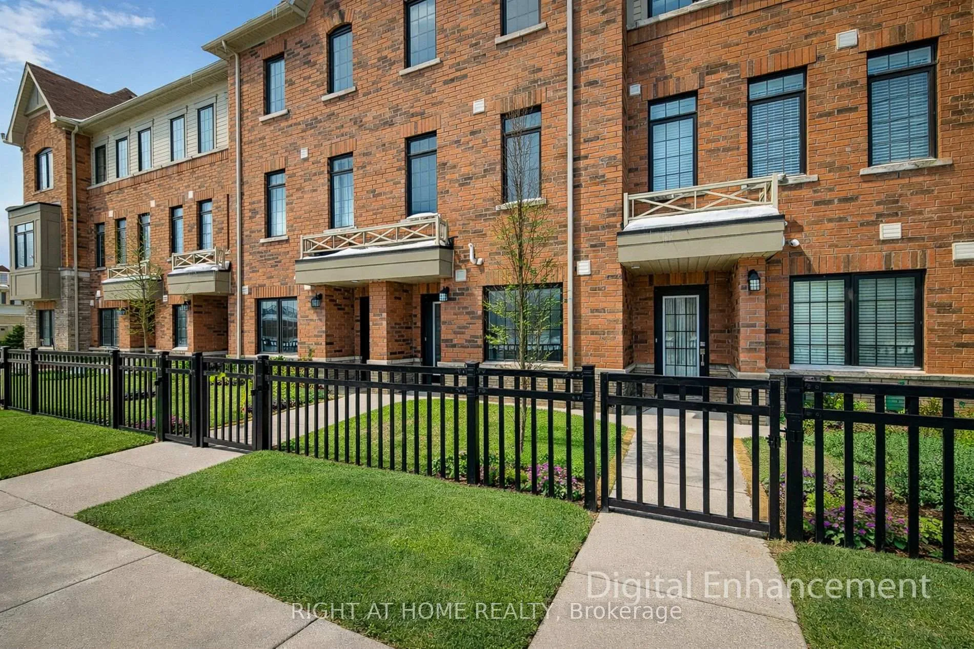Photo 2 of Unit U#33, 8317 Mulberry Drive, Niagara Falls, Brown — HOMEH