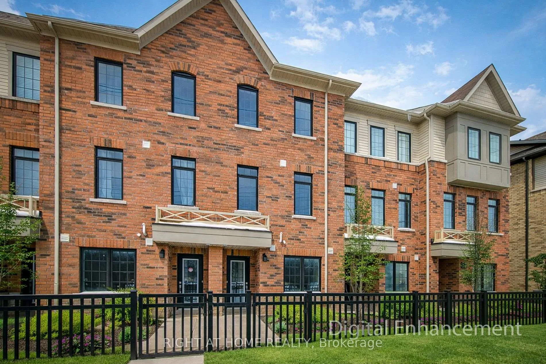 Photo 3 of Unit U#33, 8317 Mulberry Drive, Niagara Falls, Brown — HOMEH