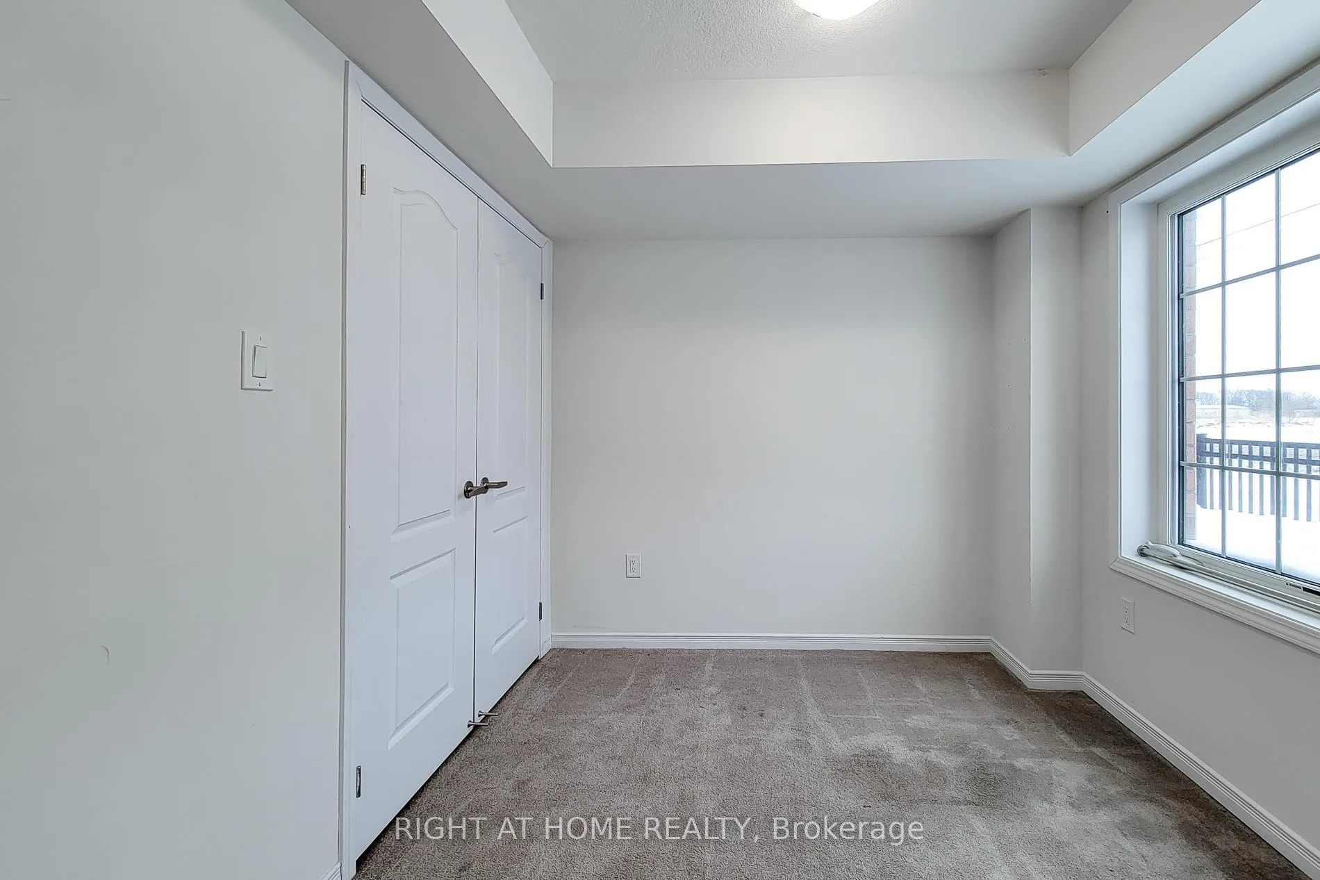 Photo 6 of Unit U#33, 8317 Mulberry Drive, Niagara Falls, Brown — HOMEH