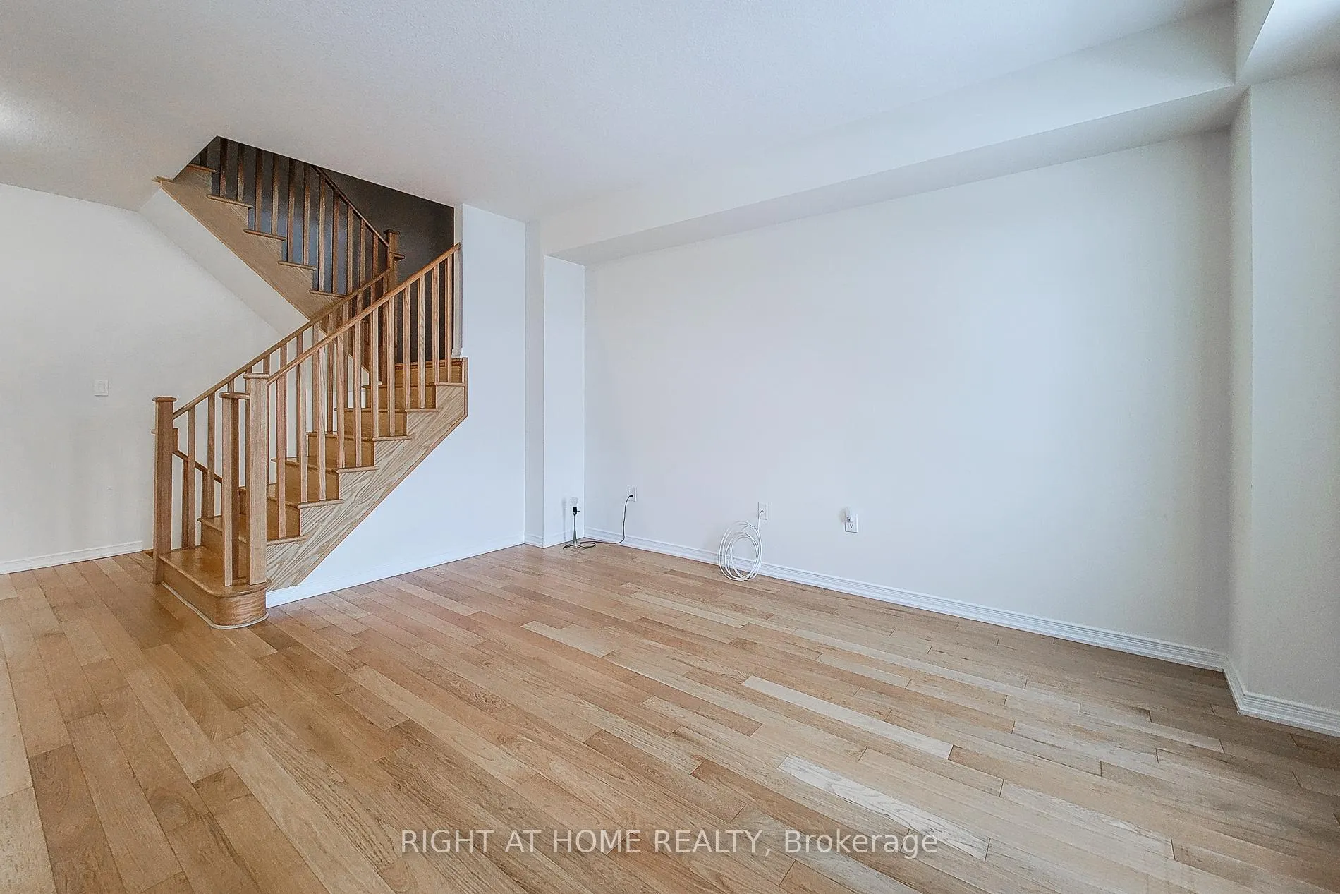 Photo 13 of Unit U#33, 8317 Mulberry Drive, Niagara Falls, Brown — HOMEH