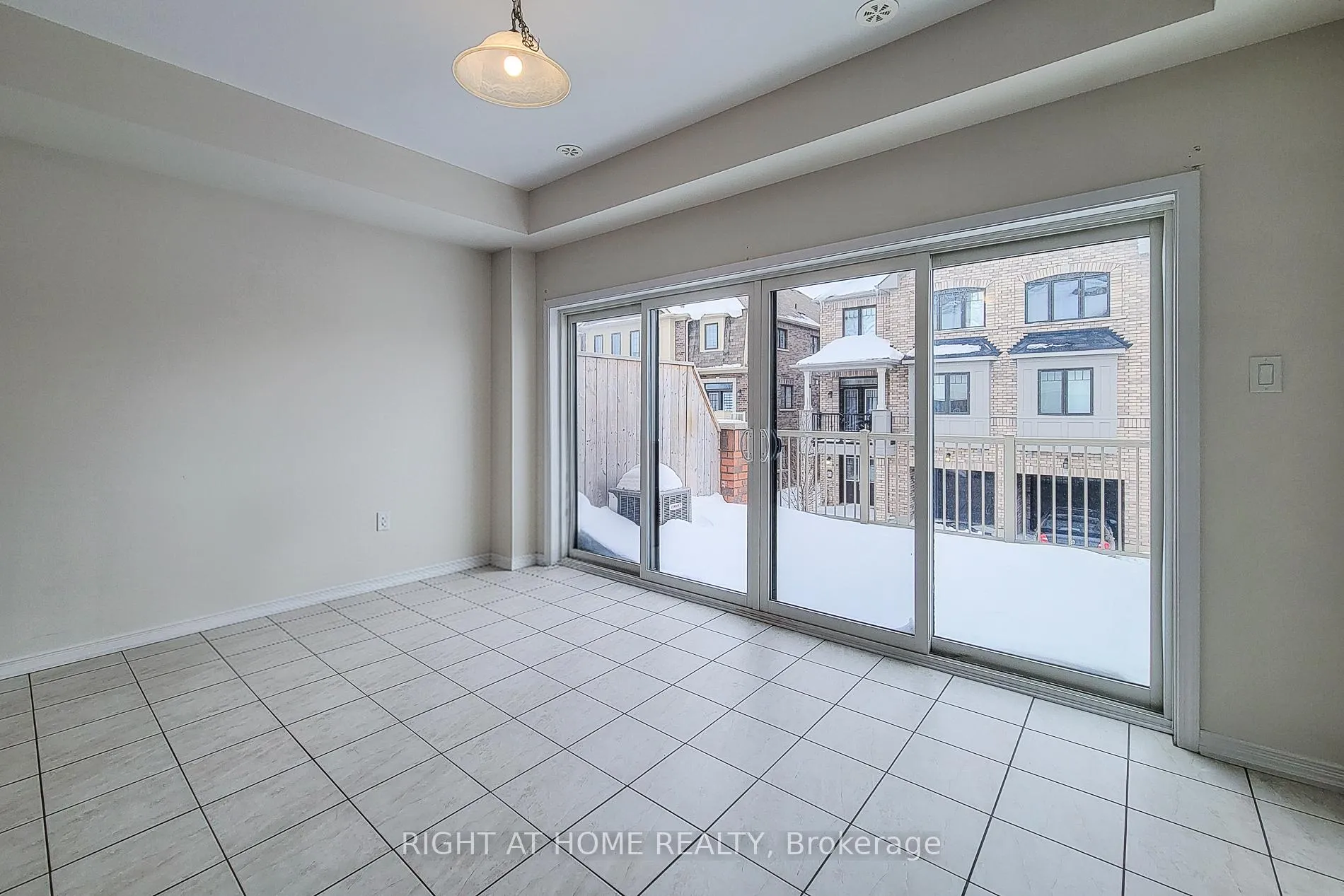 Photo 18 of Unit U#33, 8317 Mulberry Drive, Niagara Falls, Brown — HOMEH