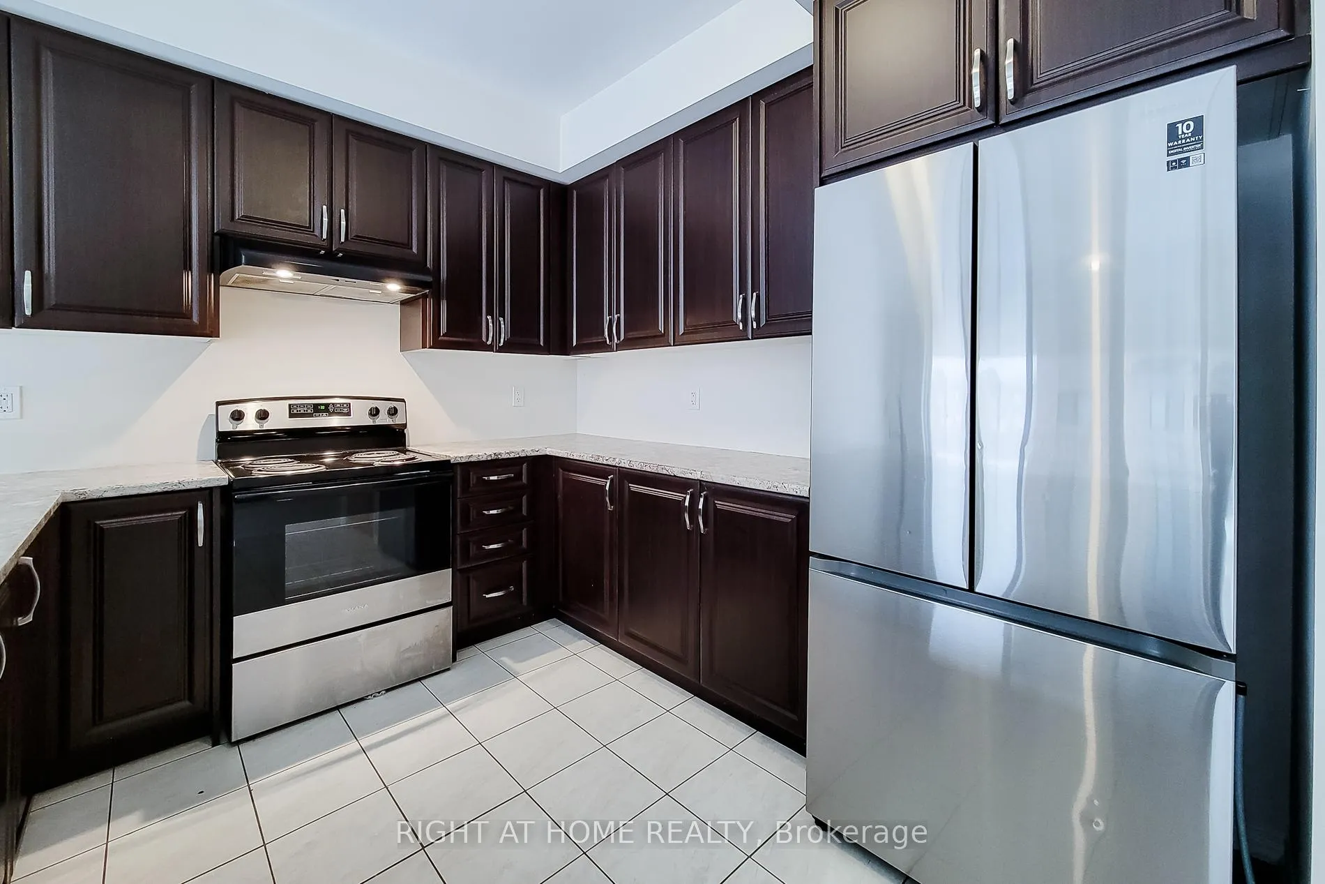 Photo 21 of Unit U#33, 8317 Mulberry Drive, Niagara Falls, Brown — HOMEH