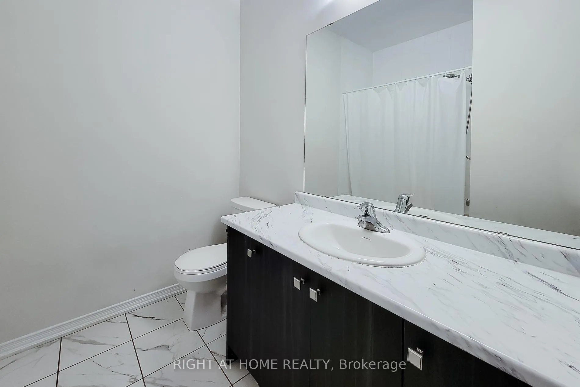 Photo 35 of Unit U#33, 8317 Mulberry Drive, Niagara Falls, Brown — HOMEH