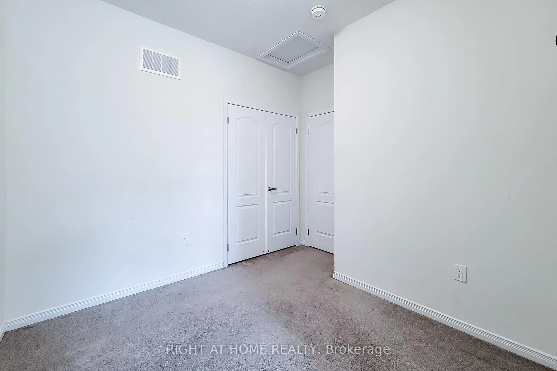 Photo 36 of Unit U#33, 8317 Mulberry Drive, Niagara Falls, Brown — HOMEH