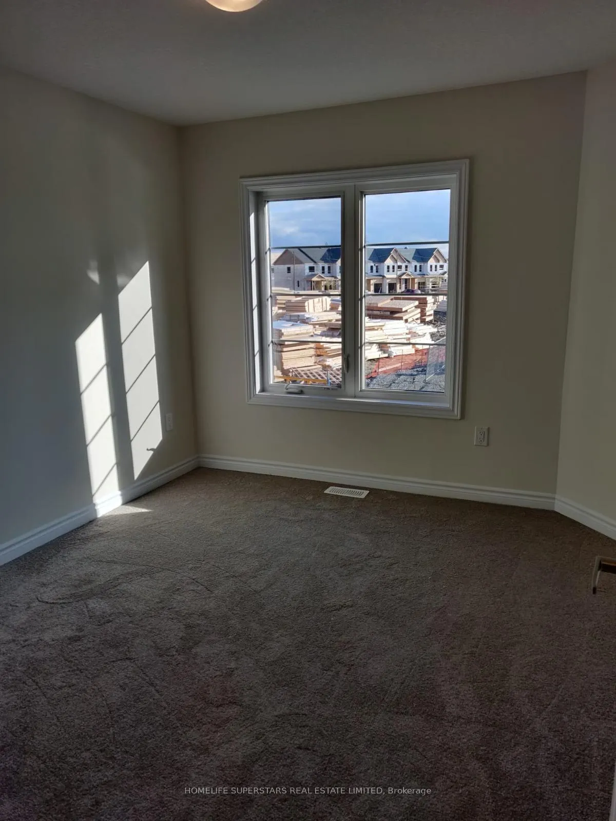Photo 16 of 135 Vanilla Trail, Thorold, Rolling Meadows — HOMEH