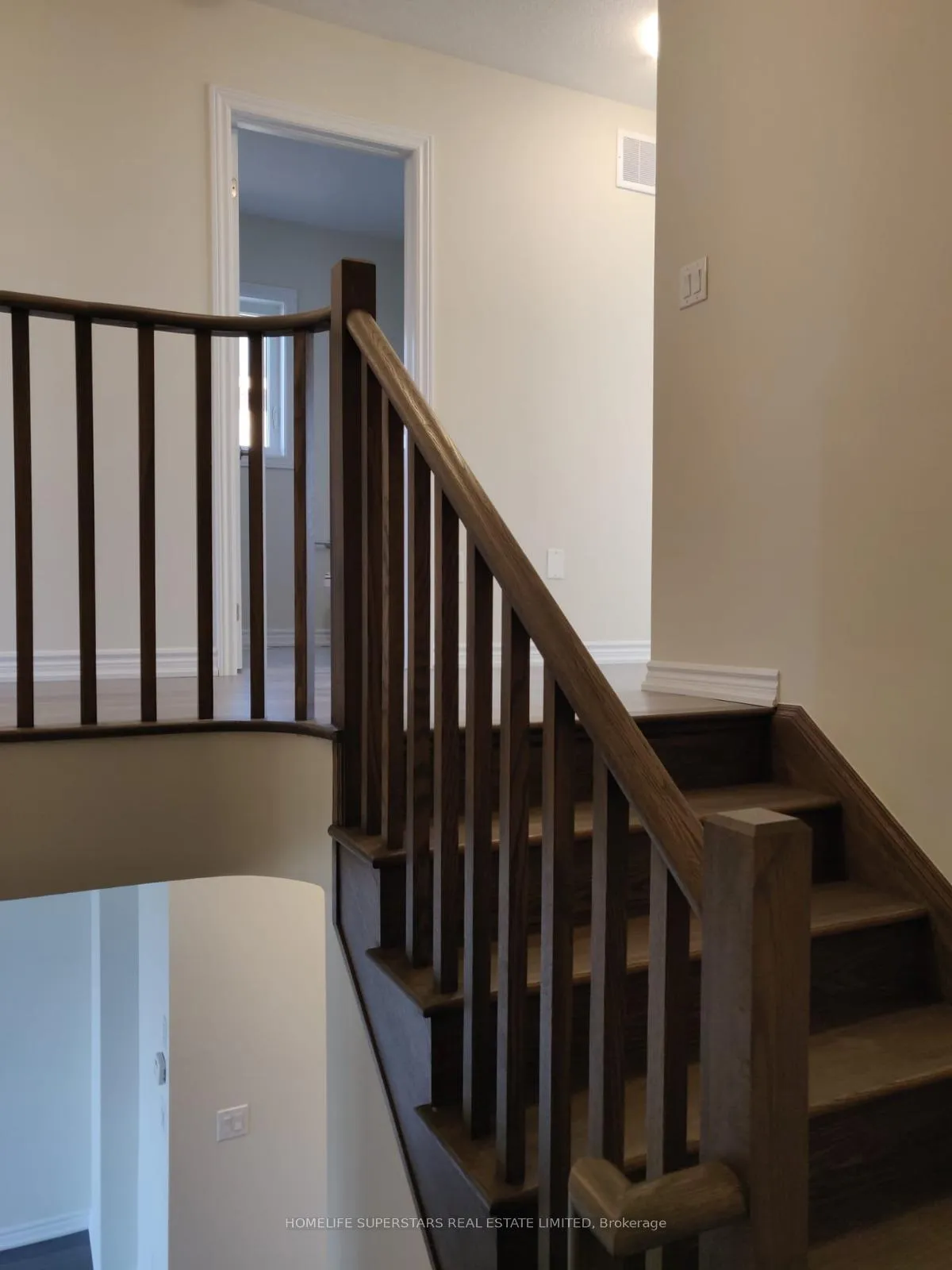 Photo 18 of 135 Vanilla Trail, Thorold, Rolling Meadows — HOMEH