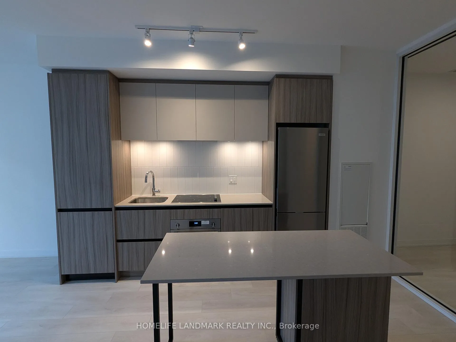 Photo 2 of Unit 409, 8 Beverley Glen Boulevard, Vaughan, Beverley Glen — HOMEH