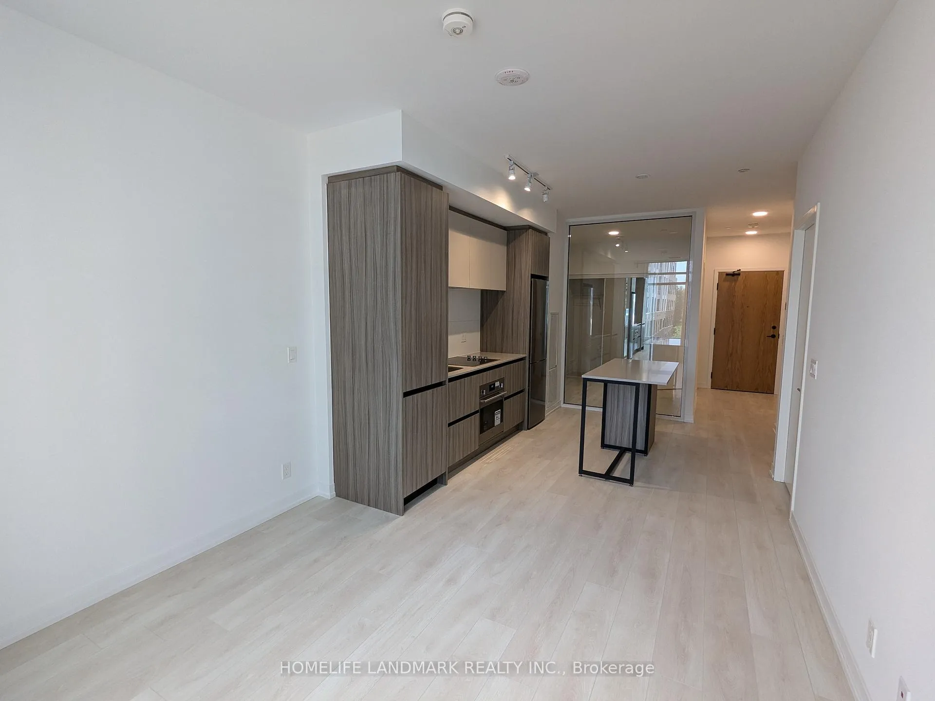 Photo 4 of Unit 409, 8 Beverley Glen Boulevard, Vaughan, Beverley Glen — HOMEH