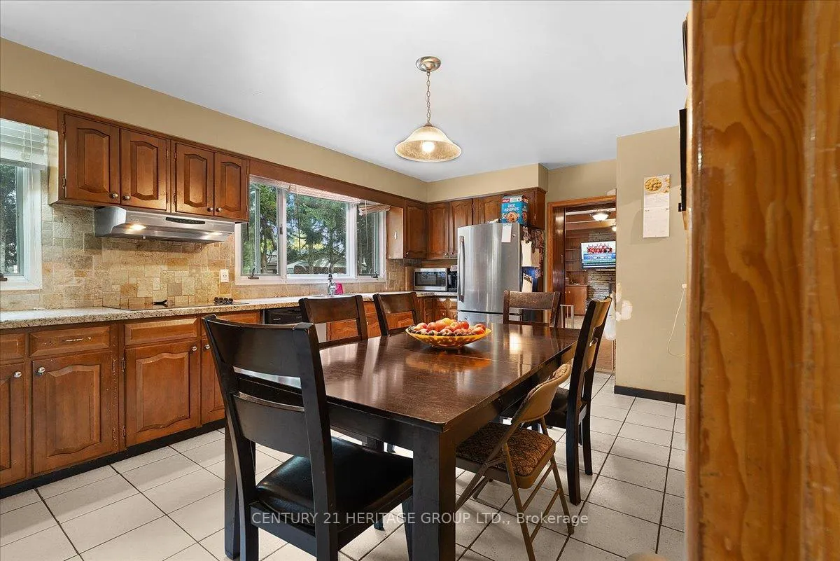 Photo 10 of 67 Elmhurst Drive, Hamilton, Sherwood — HOMEH
