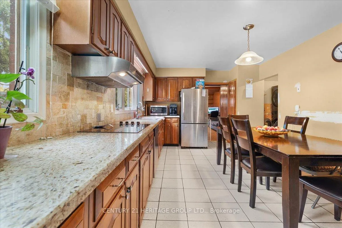 Photo 12 of 67 Elmhurst Drive, Hamilton, Sherwood — HOMEH