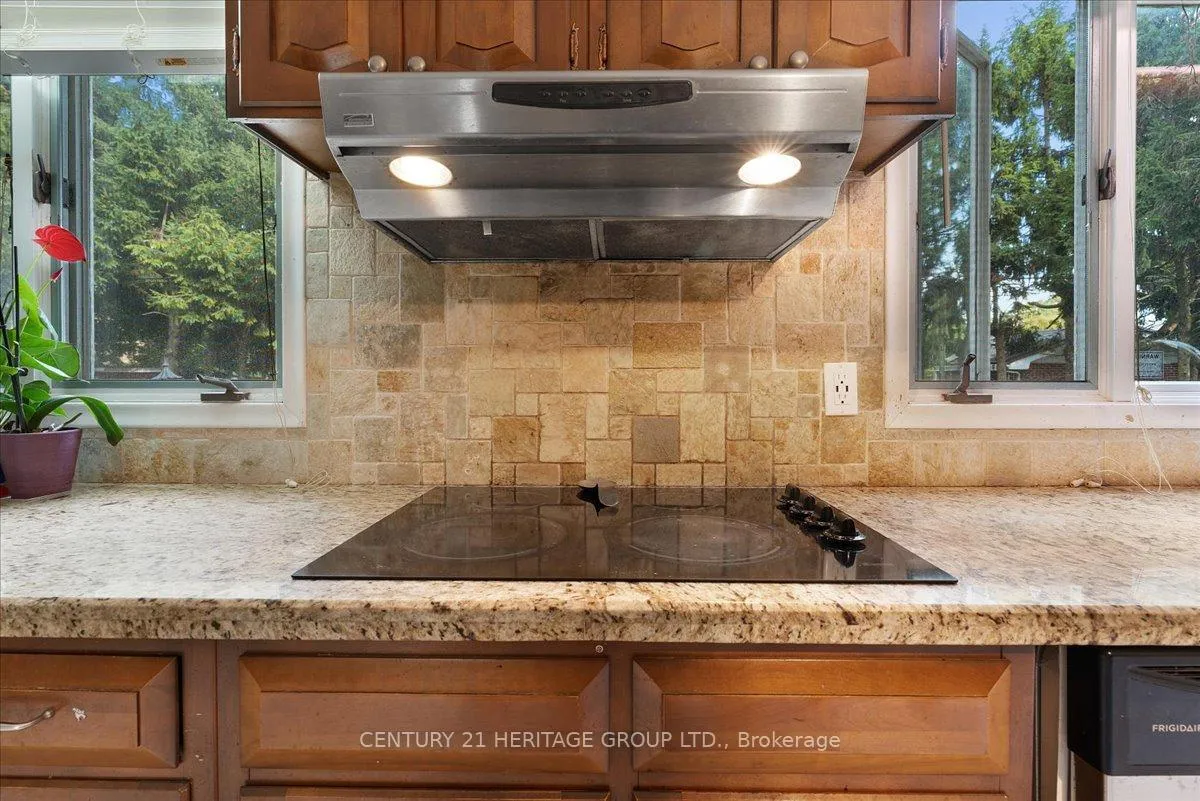 Photo 14 of 67 Elmhurst Drive, Hamilton, Sherwood — HOMEH
