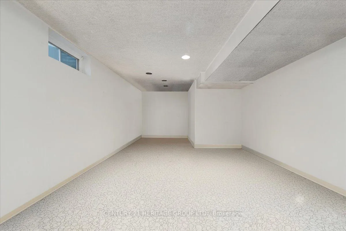 Photo 33 of 67 Elmhurst Drive, Hamilton, Sherwood — HOMEH