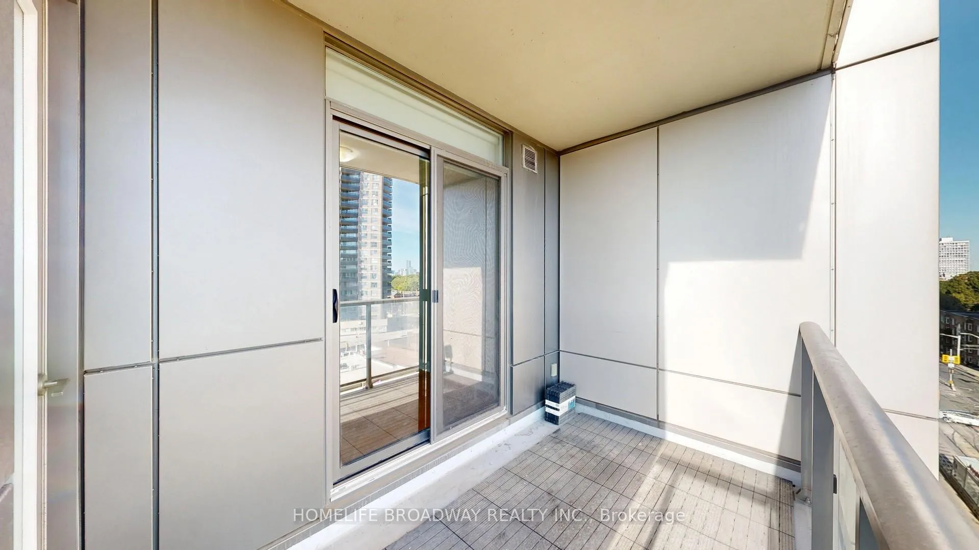 Photo 17 of Unit 608, 530 St Clair Avenue W, Toronto, Humewood-Cedarvale — HOMEH