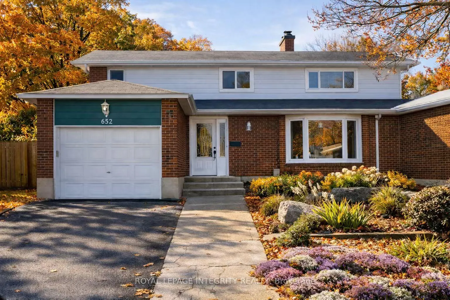 Photo 2 of 652 La Verendrye Drive, Ottawa, Beacon Hill North — HOMEH