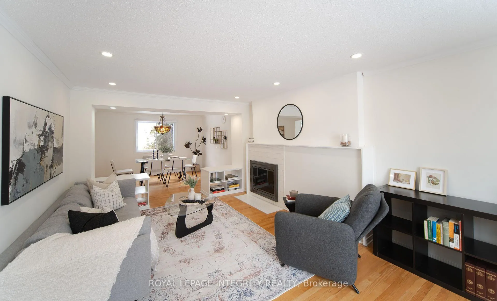 Photo 4 of 652 La Verendrye Drive, Ottawa, Beacon Hill North — HOMEH