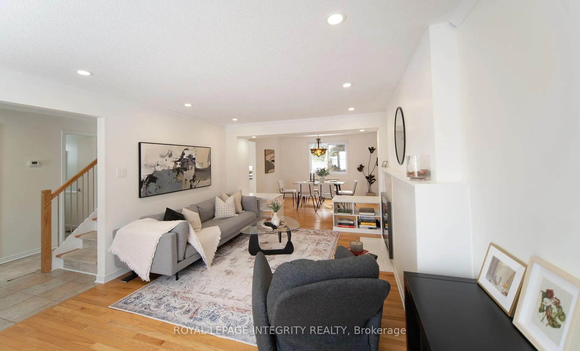 Photo 5 of 652 La Verendrye Drive, Ottawa, Beacon Hill North — HOMEH