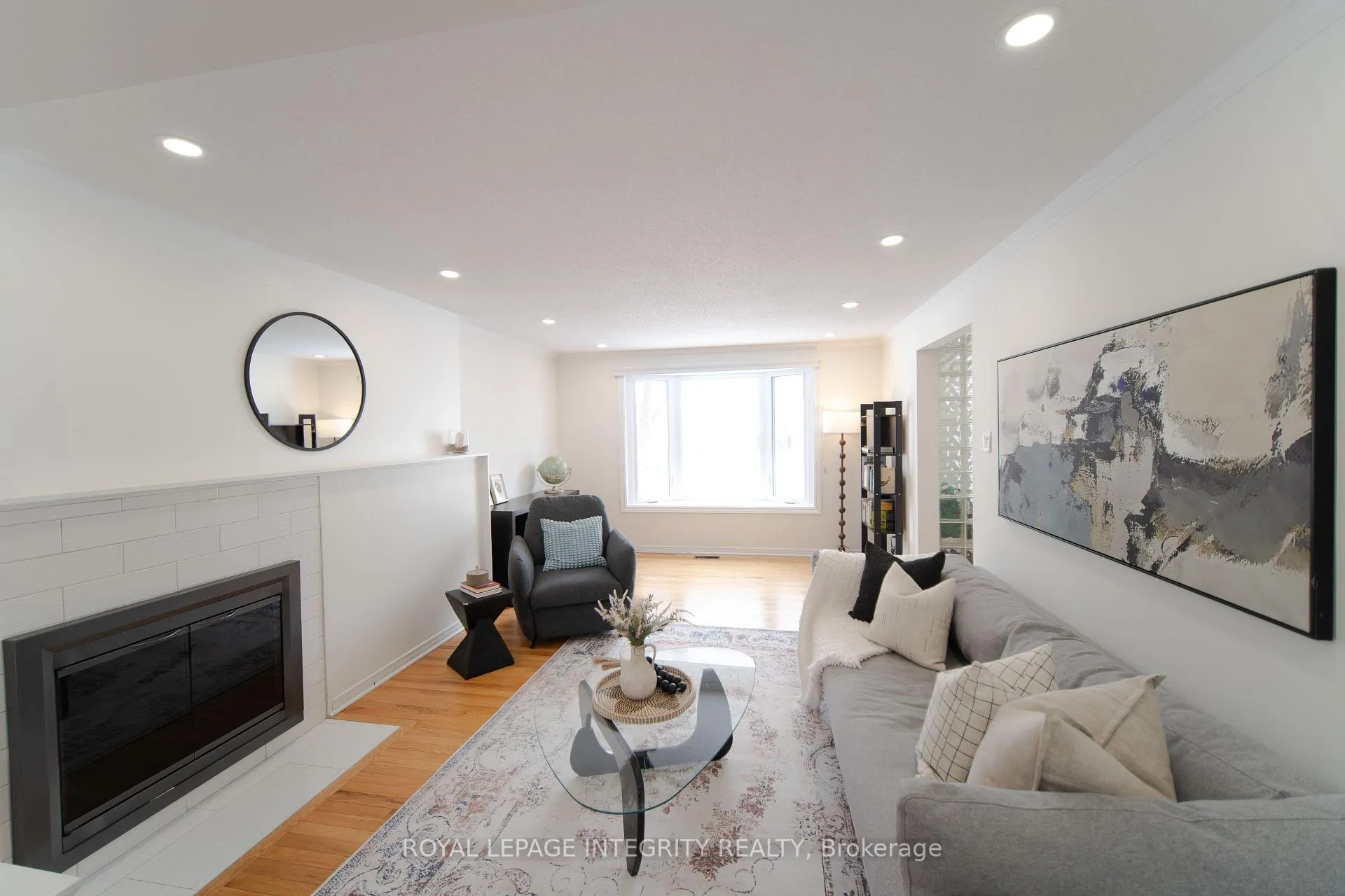 Photo 8 of 652 La Verendrye Drive, Ottawa, Beacon Hill North — HOMEH