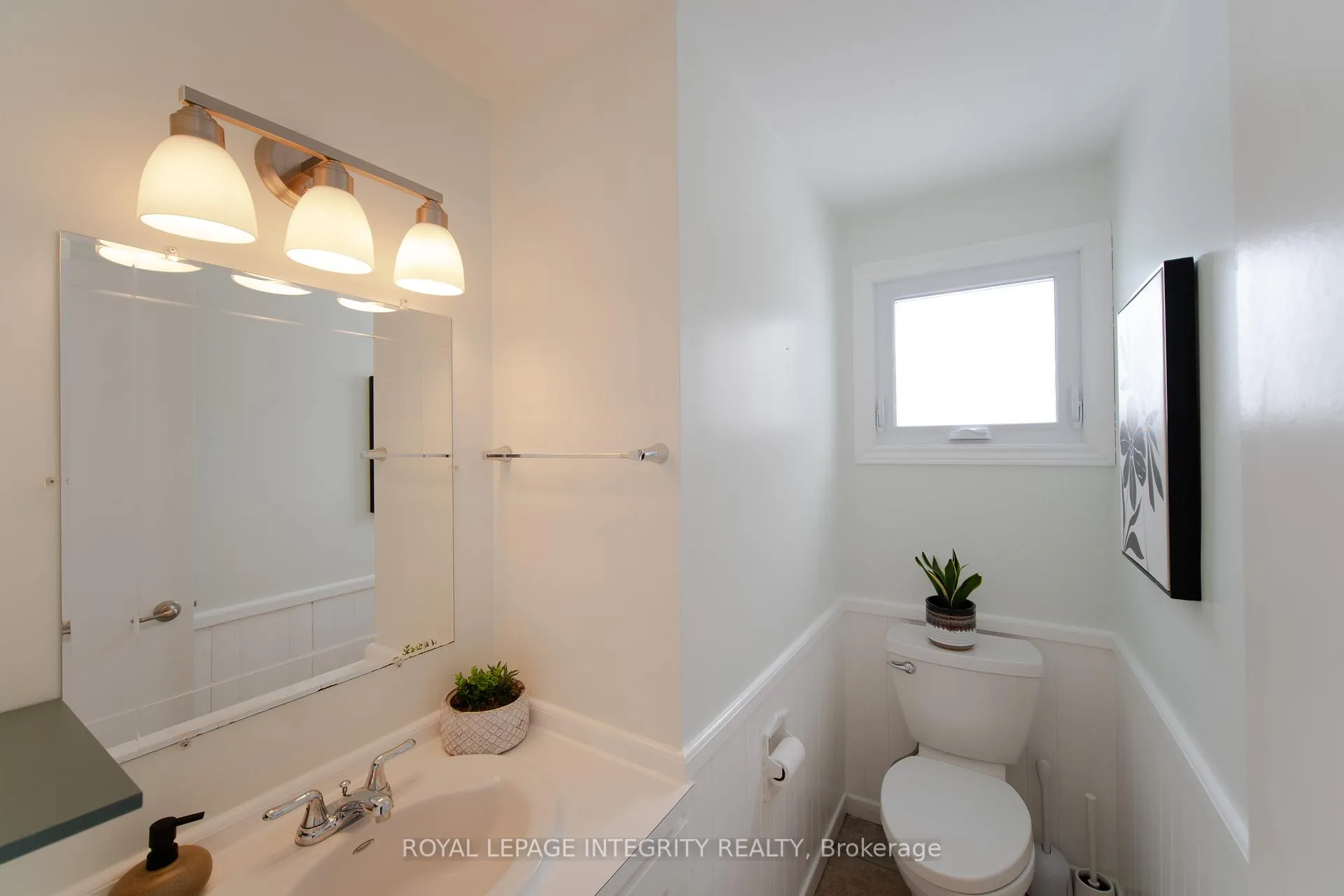 Photo 14 of 652 La Verendrye Drive, Ottawa, Beacon Hill North — HOMEH