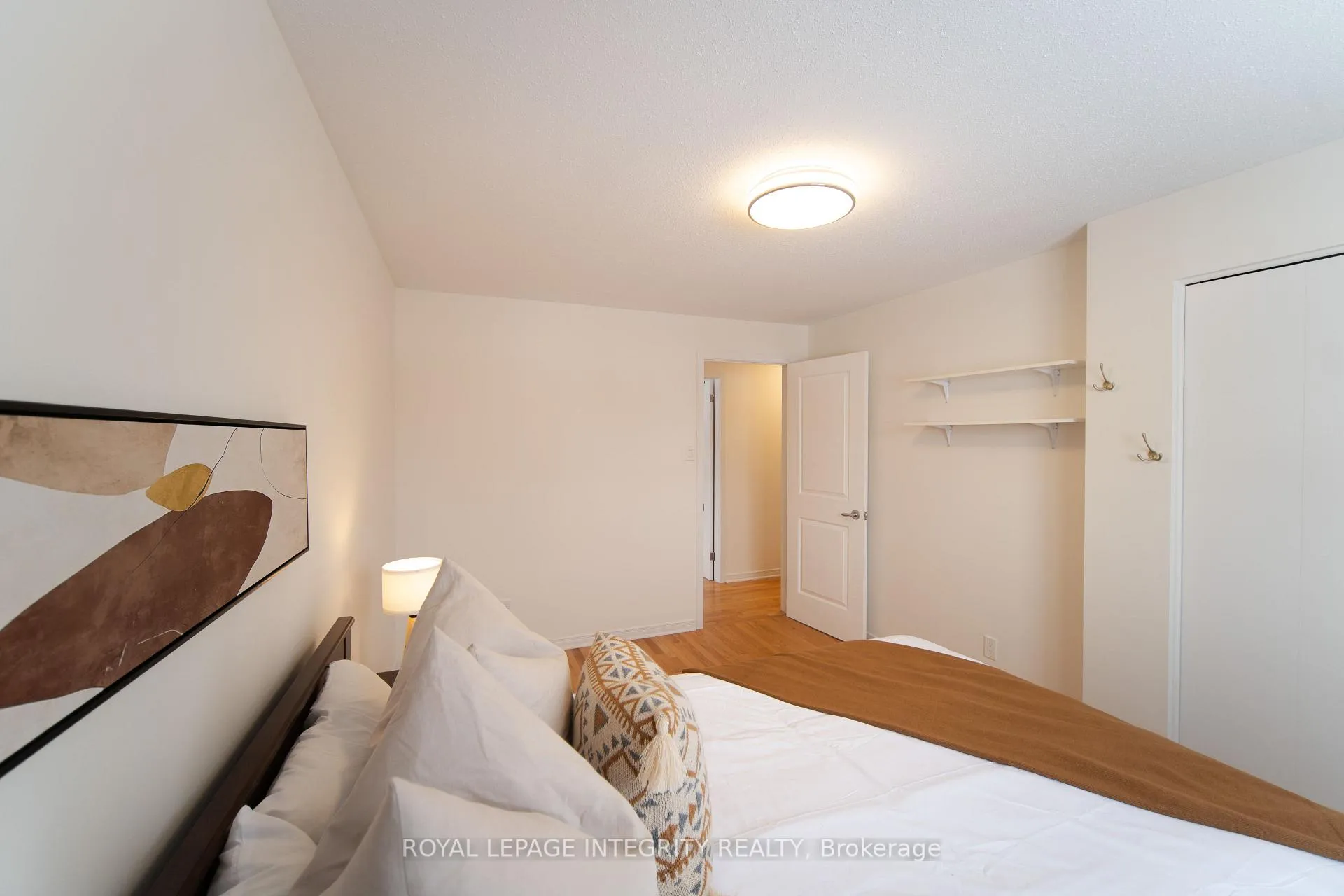 Photo 19 of 652 La Verendrye Drive, Ottawa, Beacon Hill North — HOMEH
