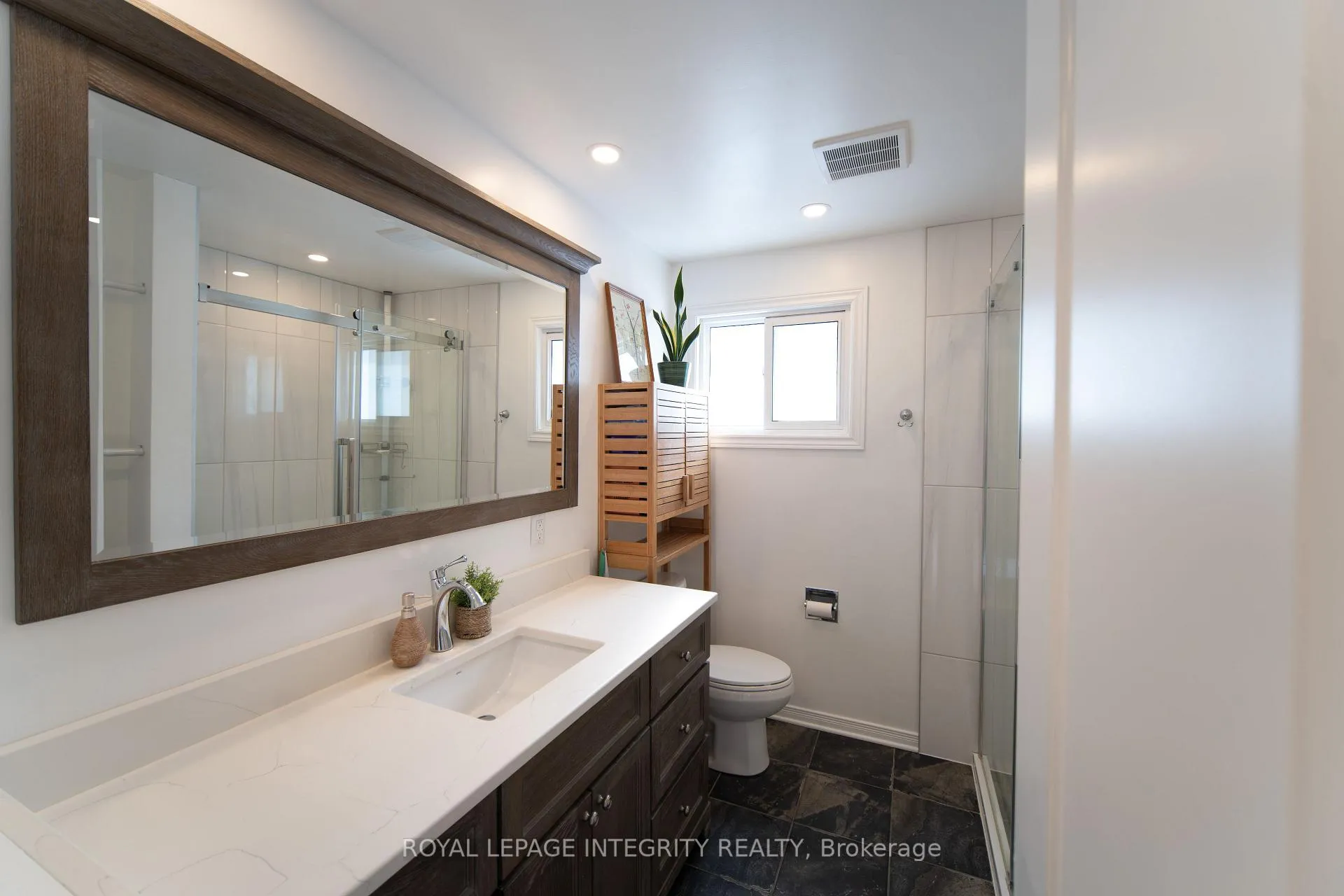Photo 22 of 652 La Verendrye Drive, Ottawa, Beacon Hill North — HOMEH
