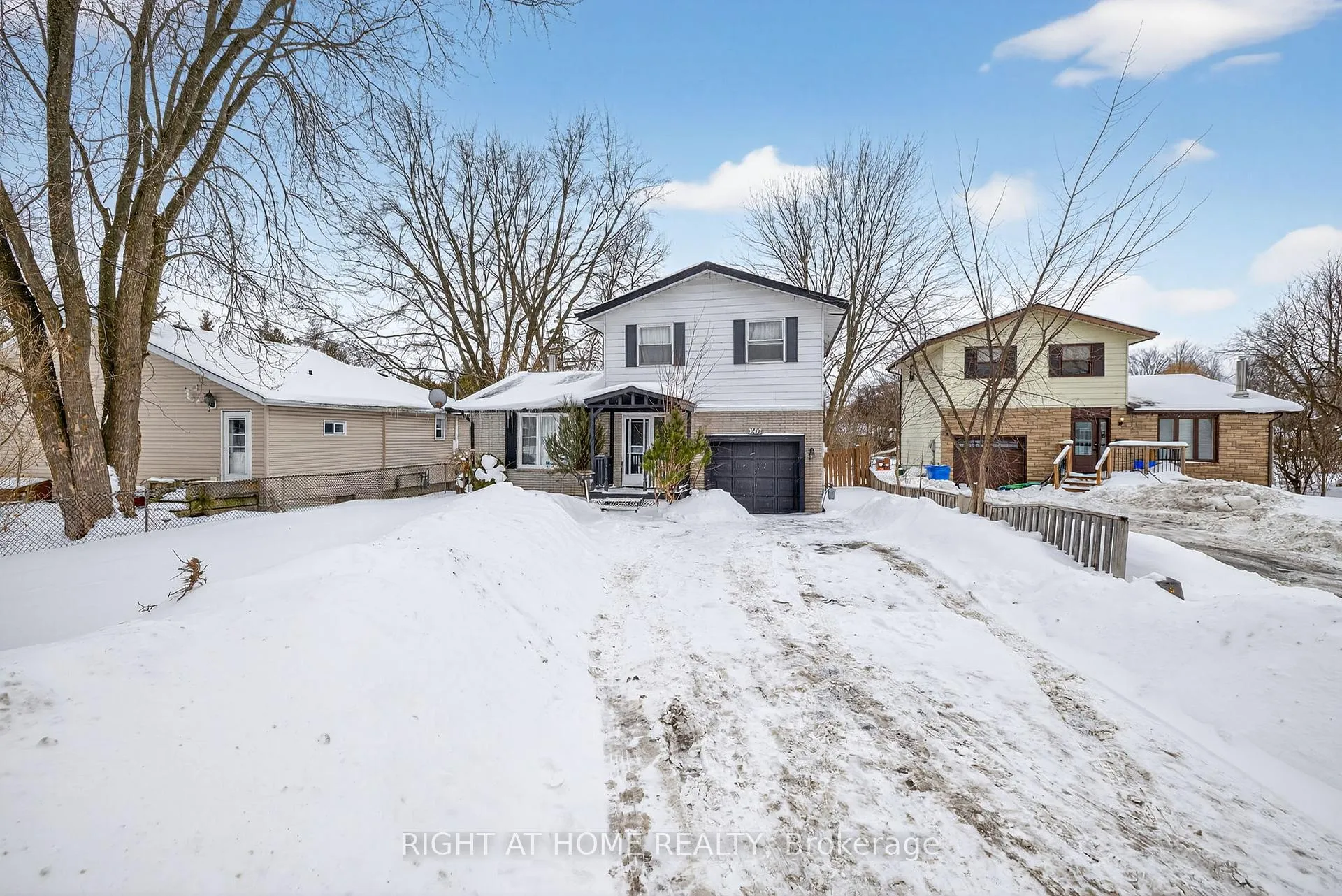 Photo 2 of 100 Metro Road S, Georgina, Keswick South — HOMEH